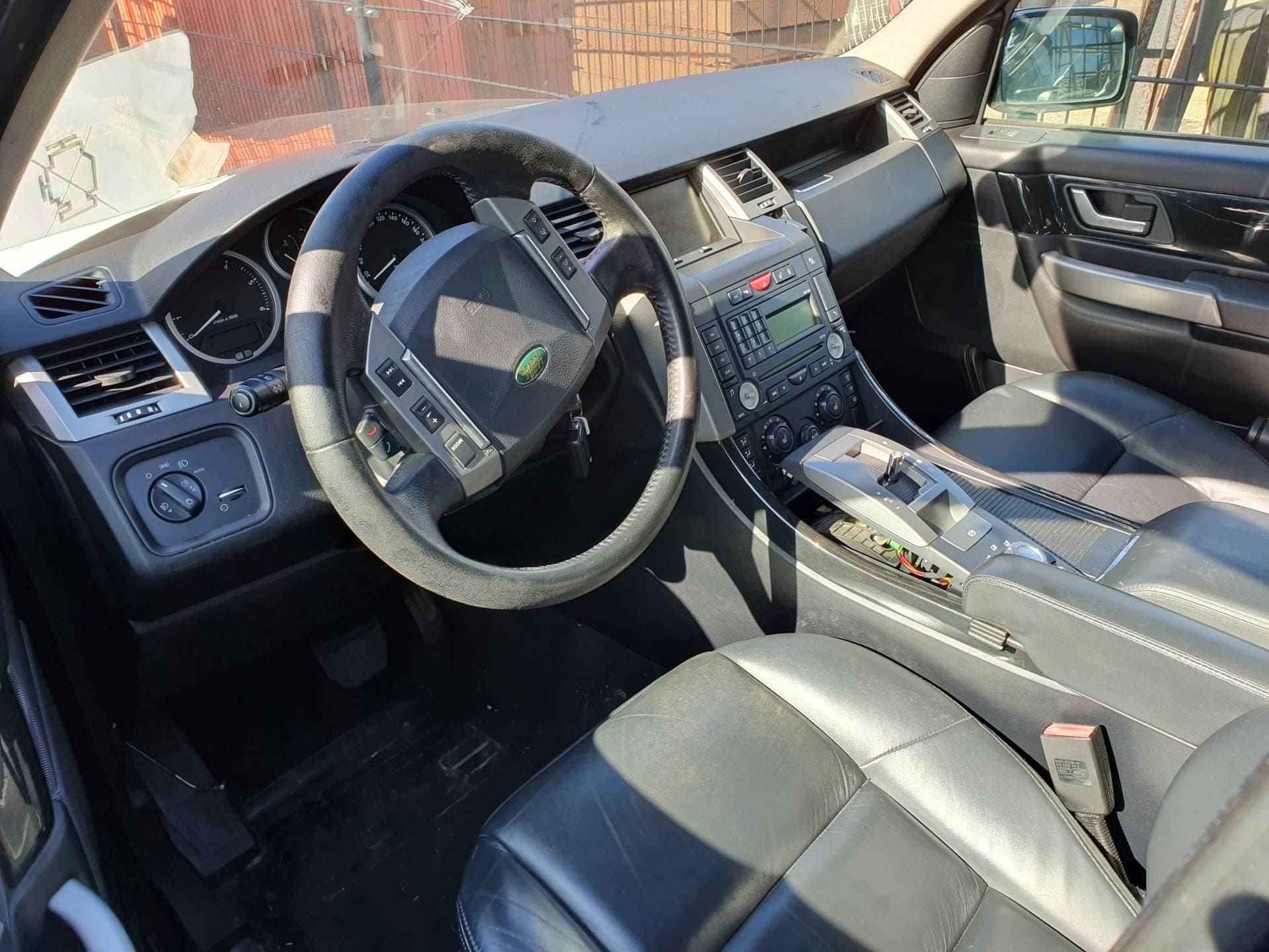 Land Rover Range Rover Sport thumbnail 2