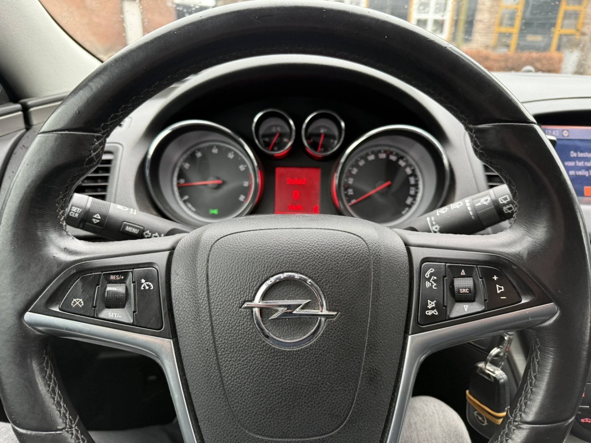 Opel Insignia thumbnail 10