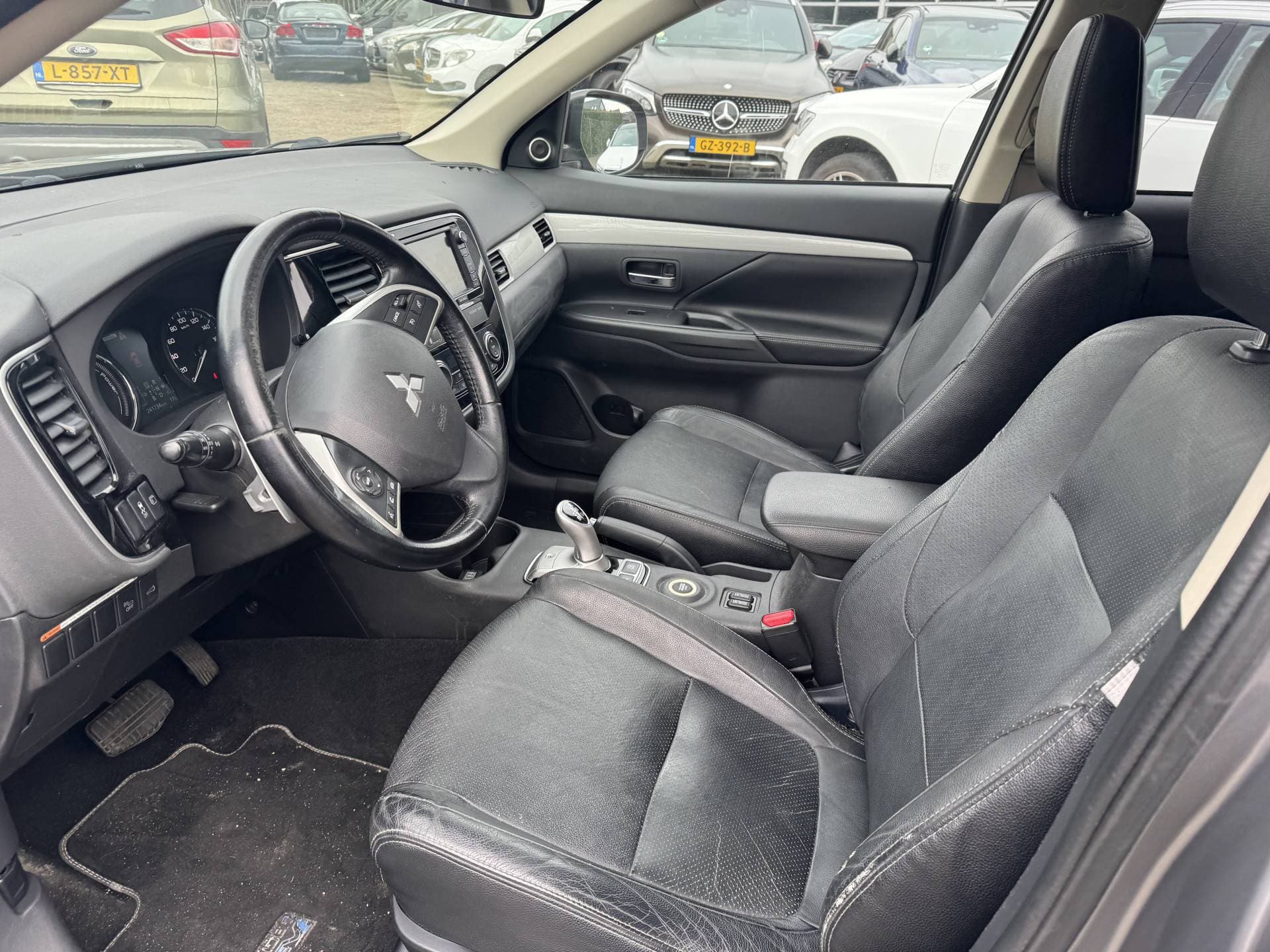 Mitsubishi Outlander 2.0 PHEV Instyle thumbnail 26