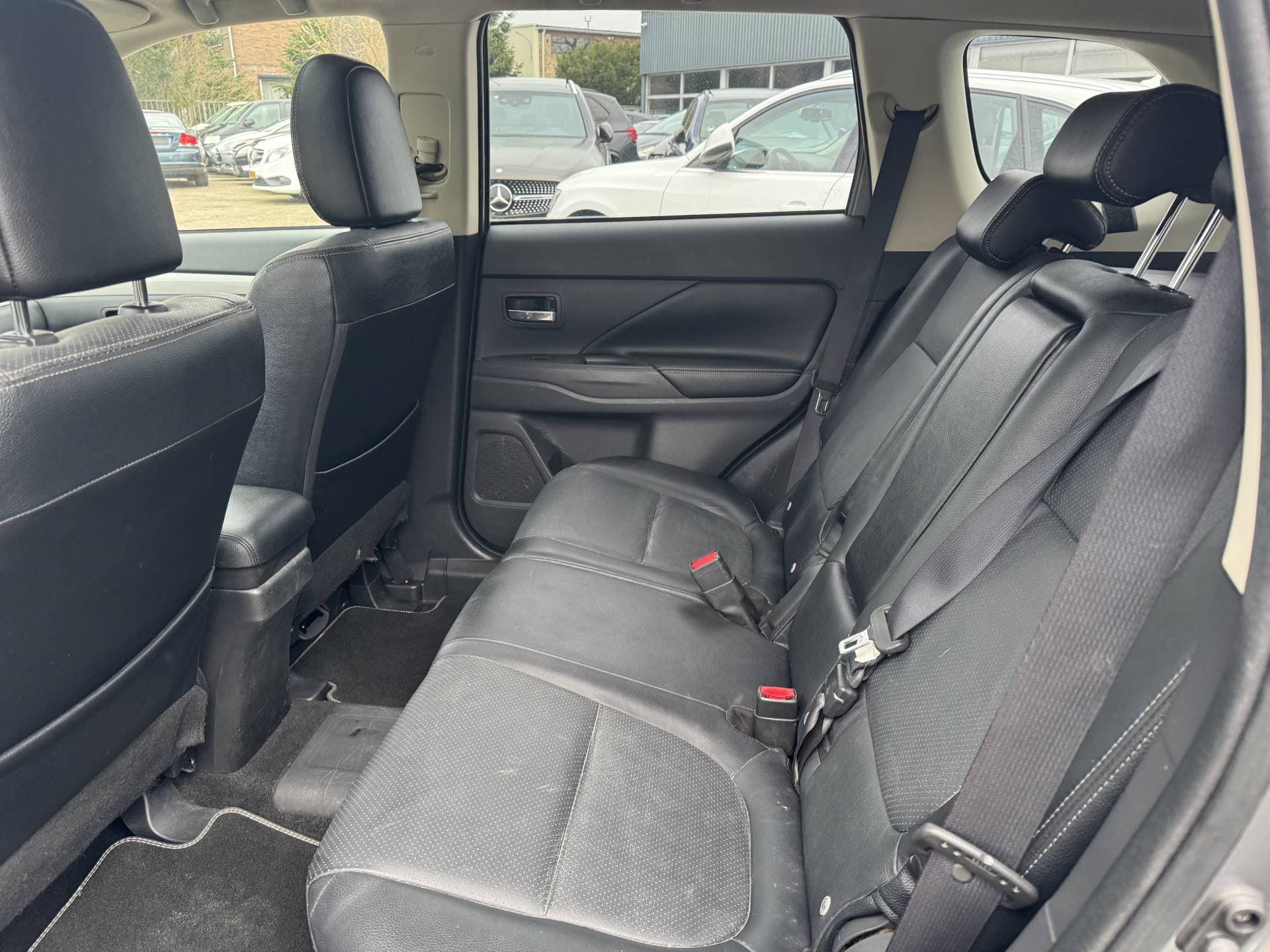 Mitsubishi Outlander 2.0 PHEV Instyle thumbnail 29