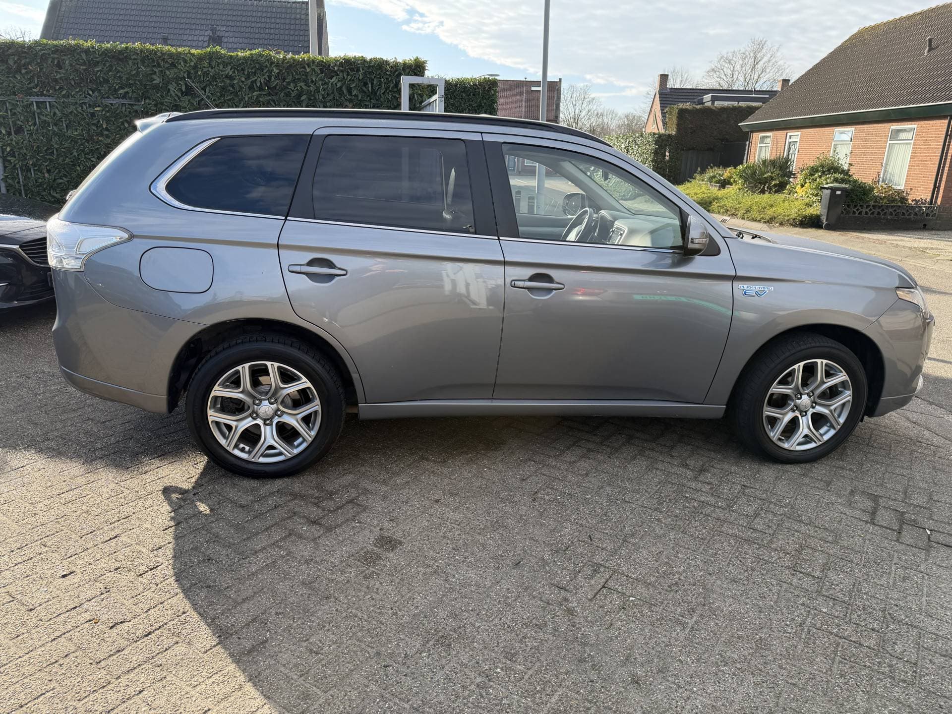 Mitsubishi Outlander 2.0 PHEV Instyle thumbnail 7