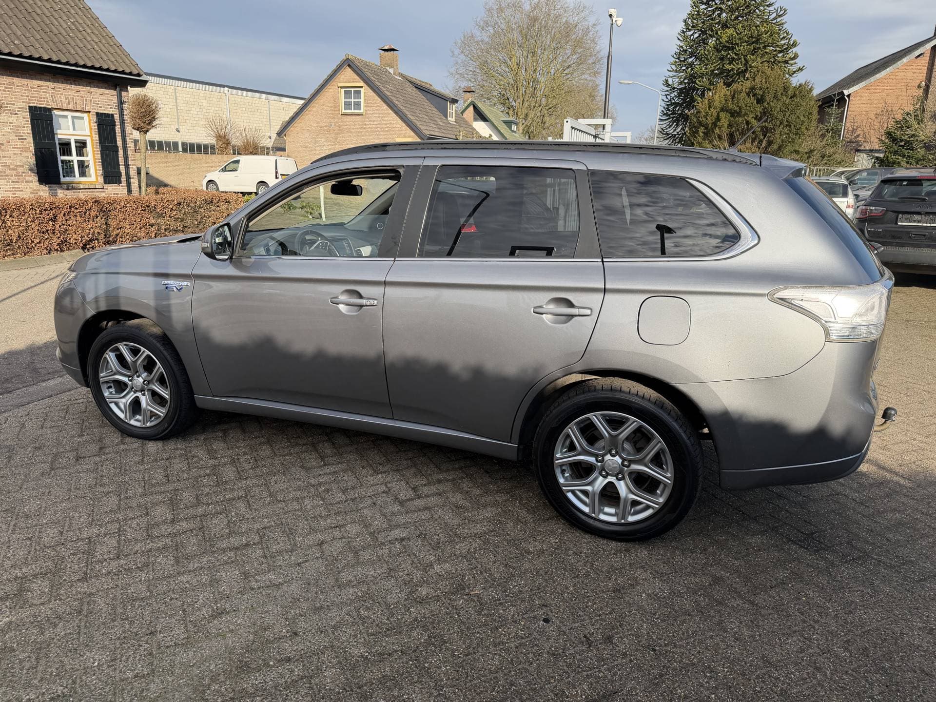 Mitsubishi Outlander 2.0 PHEV Instyle thumbnail 9