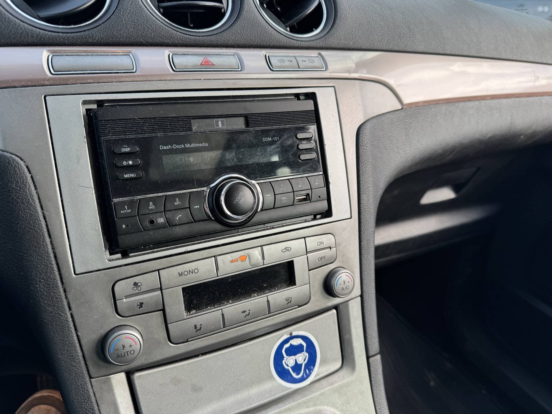 Ford Galaxy thumbnail 14