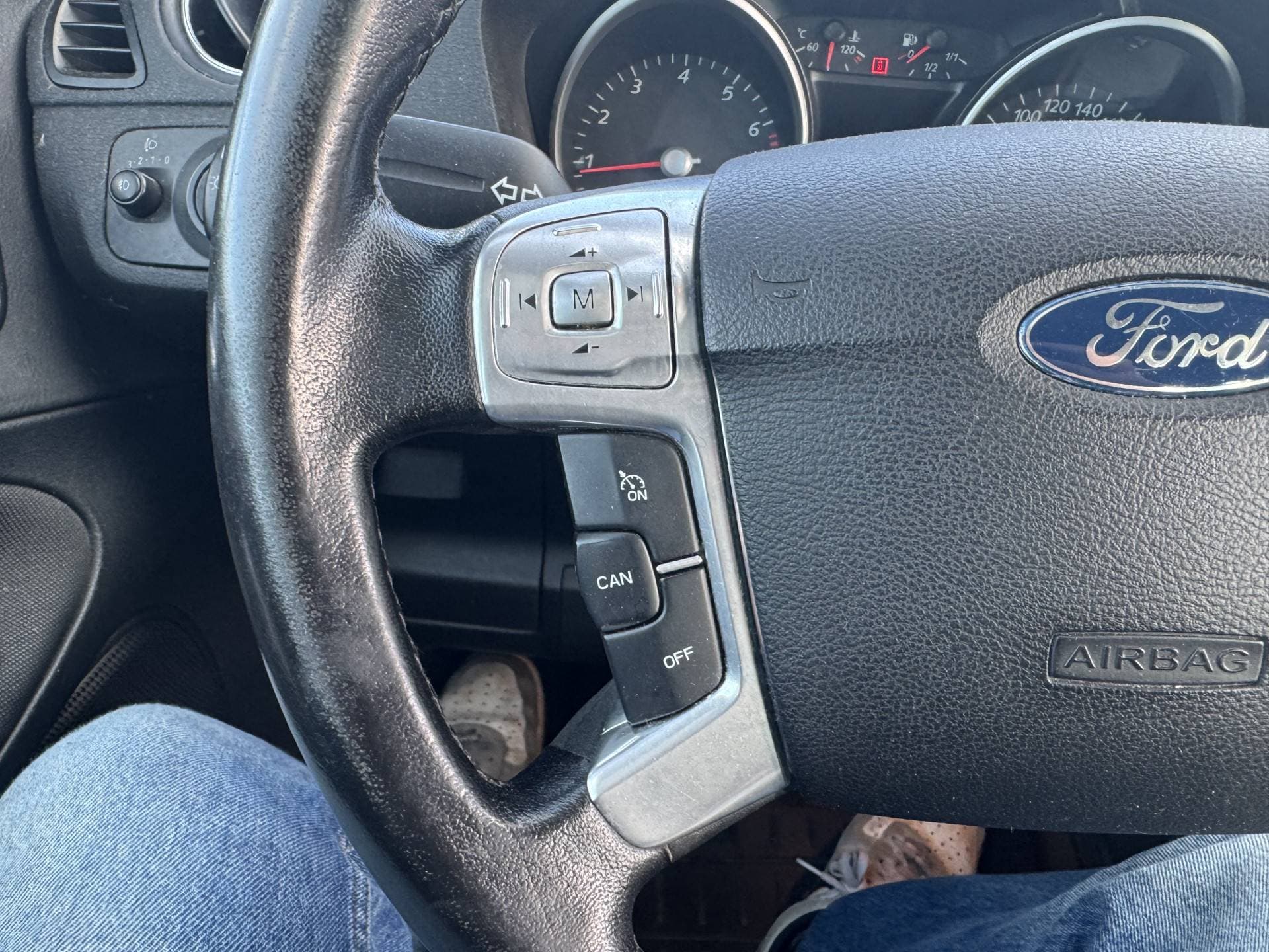 Ford Galaxy thumbnail 15