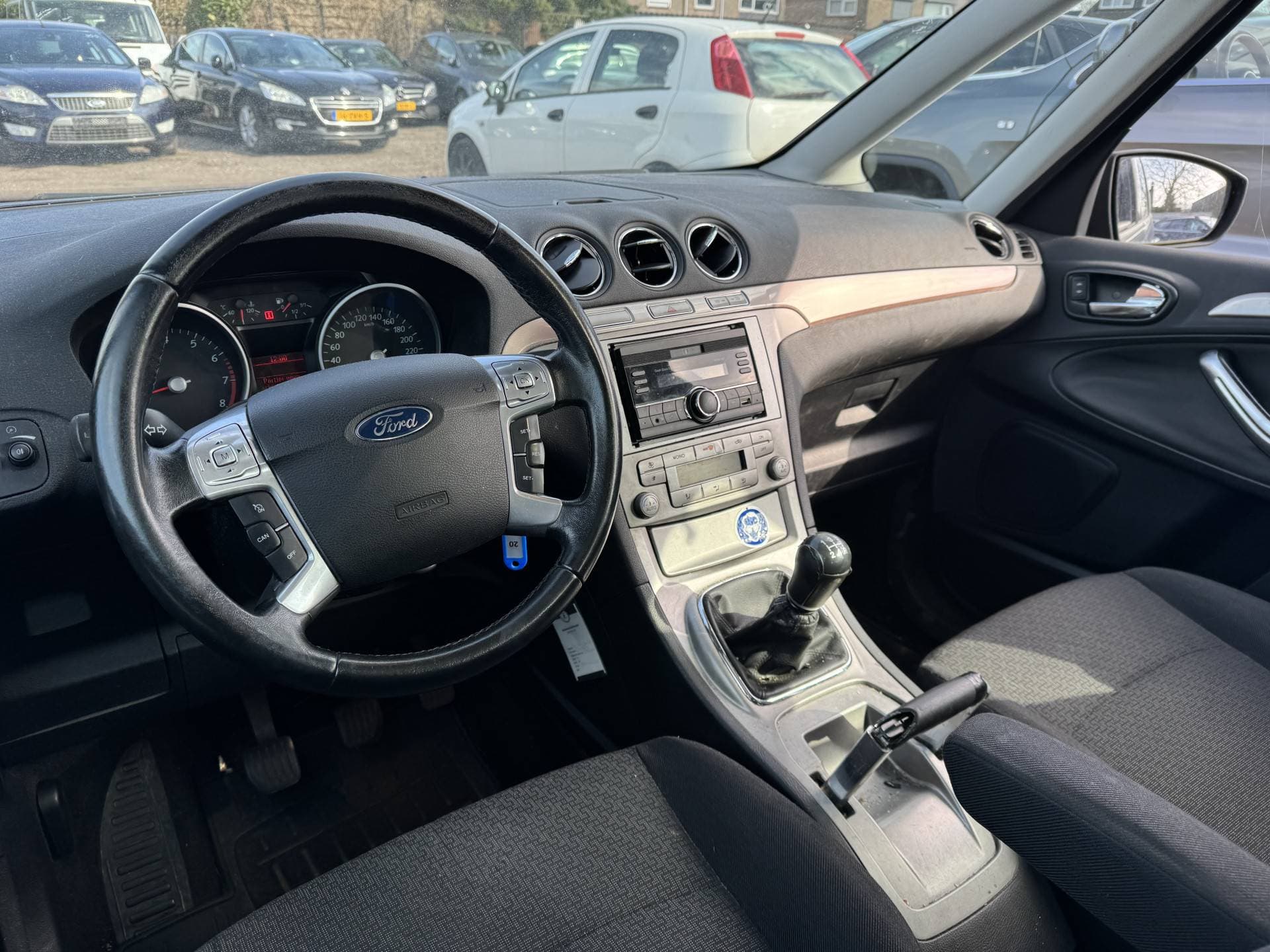 Ford Galaxy thumbnail 9