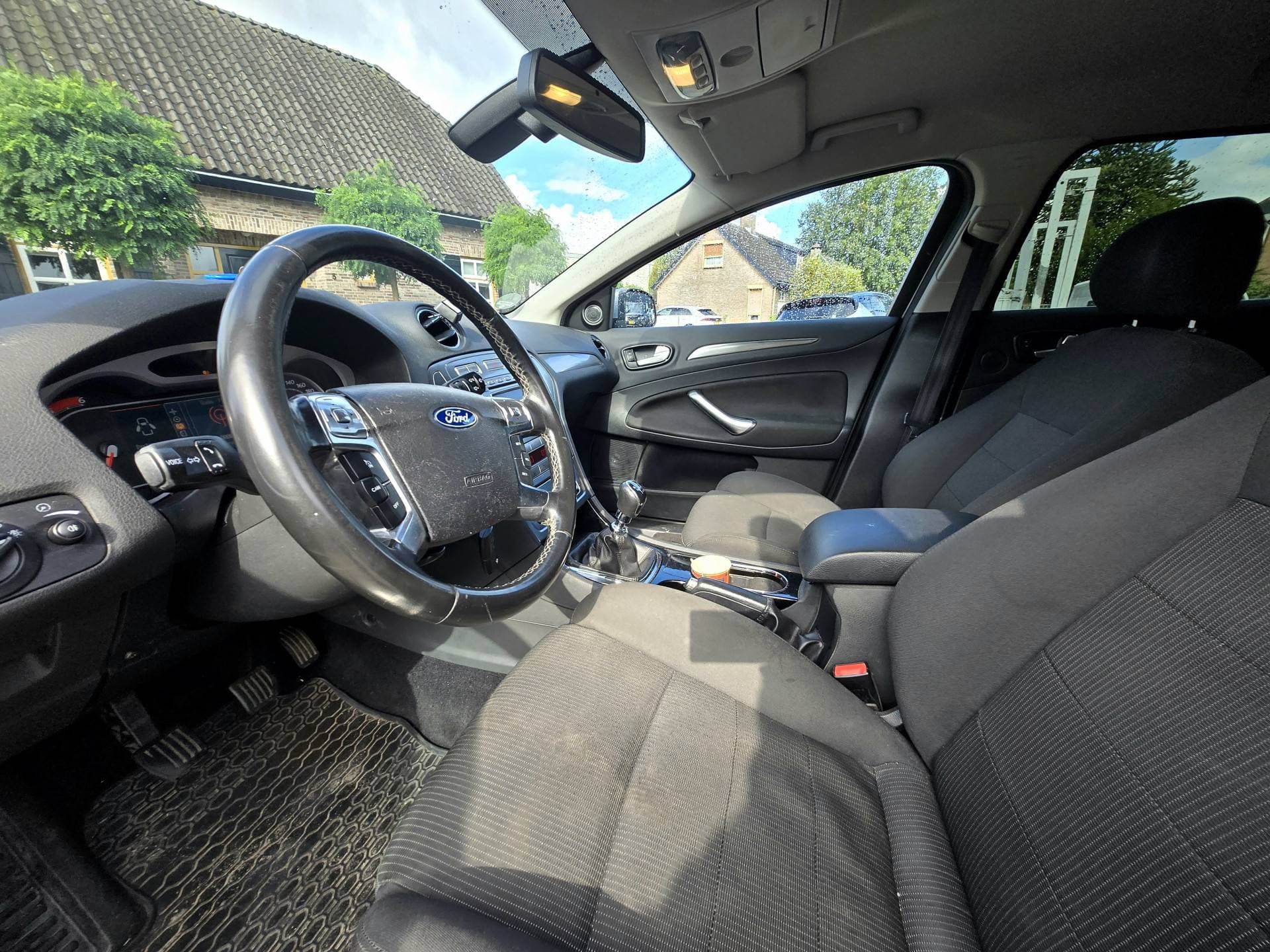 Ford Mondeo thumbnail 12