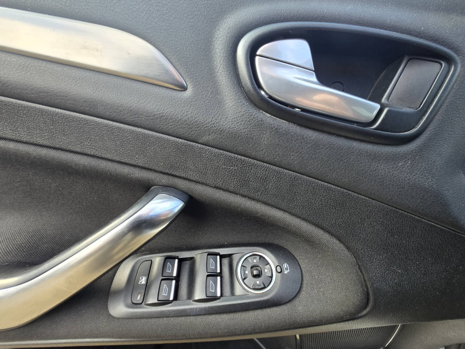 Ford Mondeo thumbnail 13