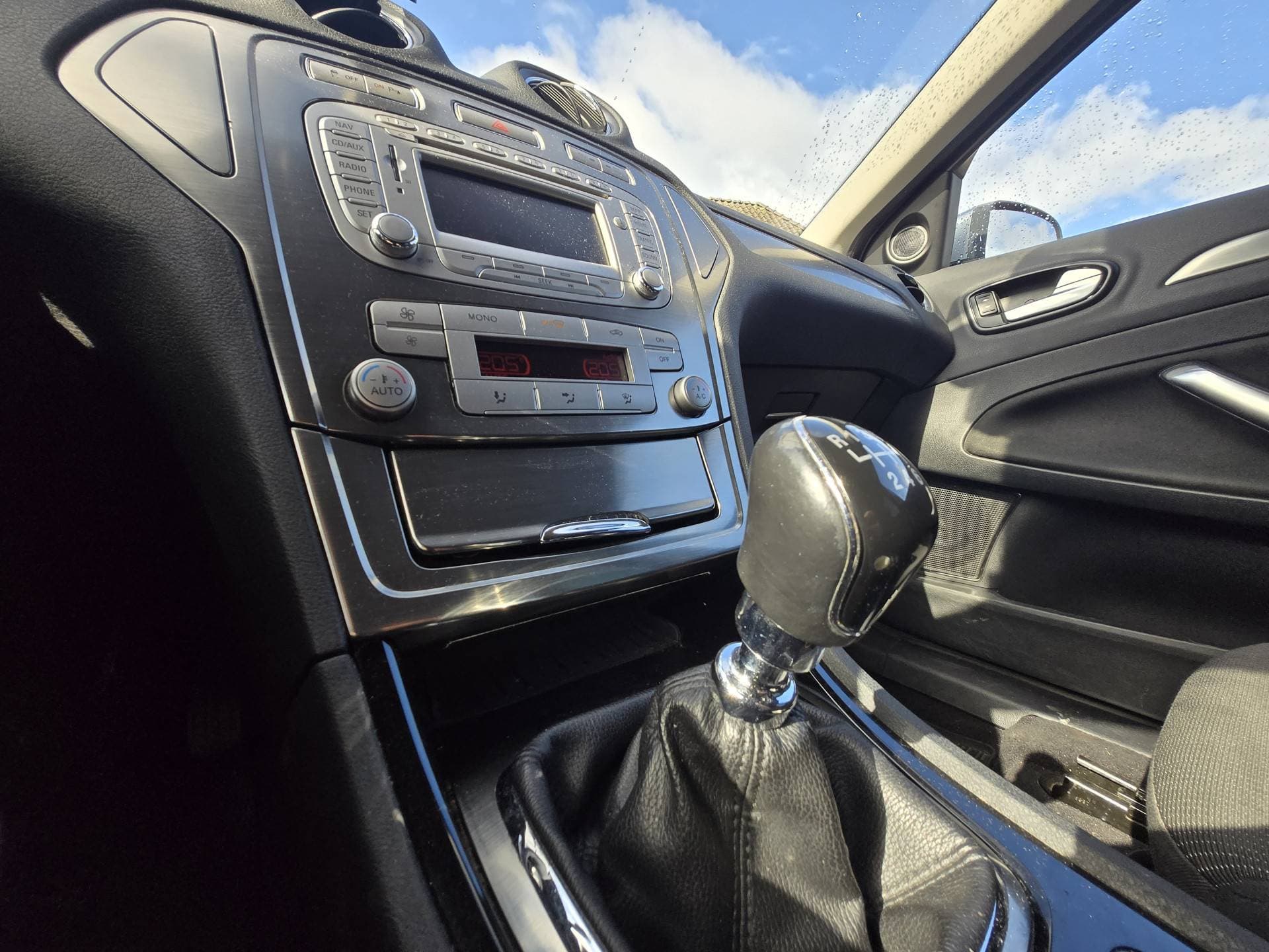 Ford Mondeo thumbnail 17