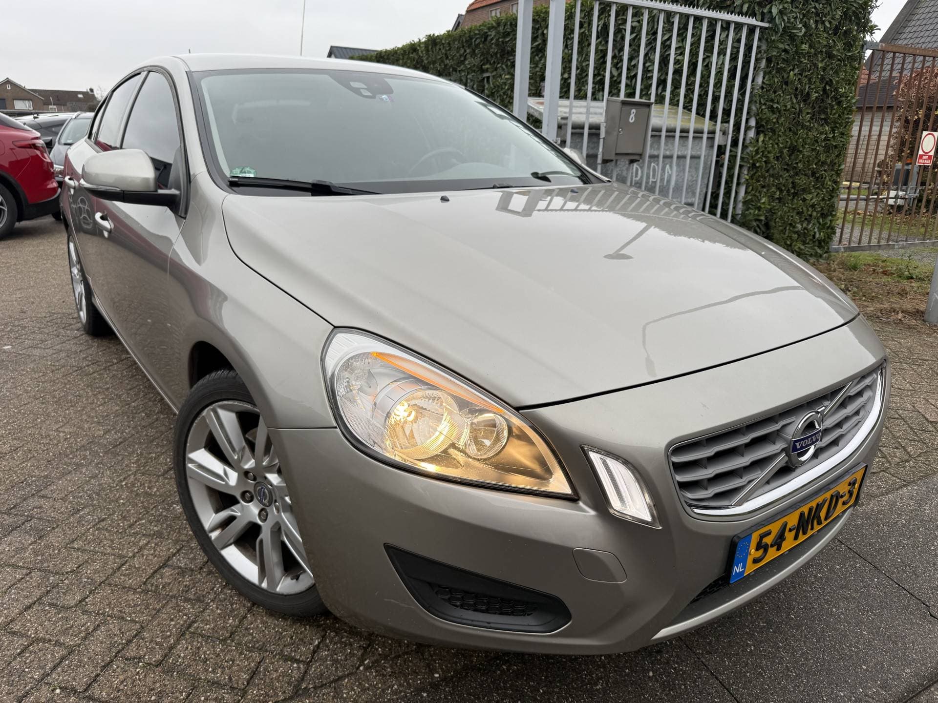 Volvo S60 thumbnail 2