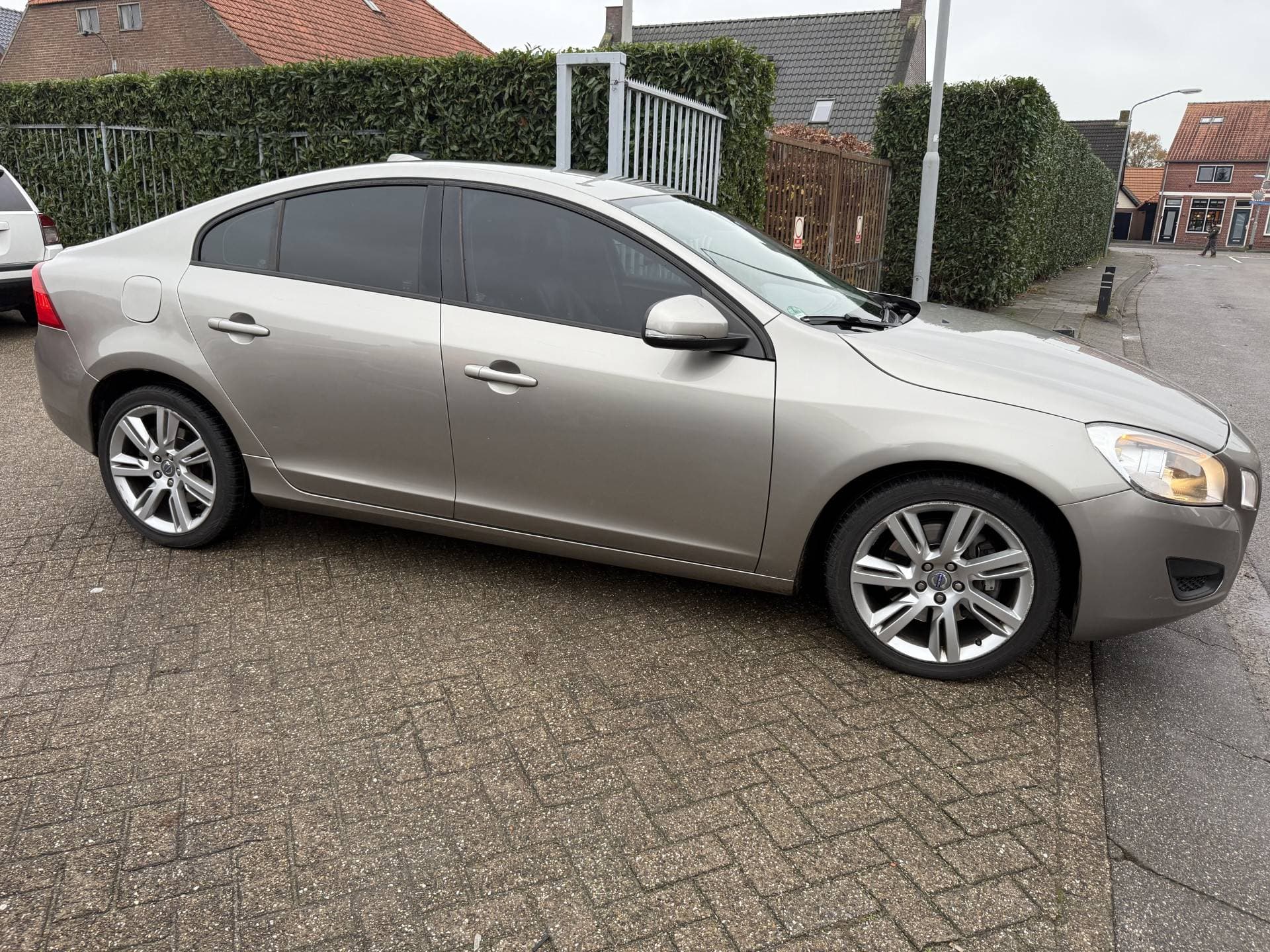 Volvo S60 thumbnail 4