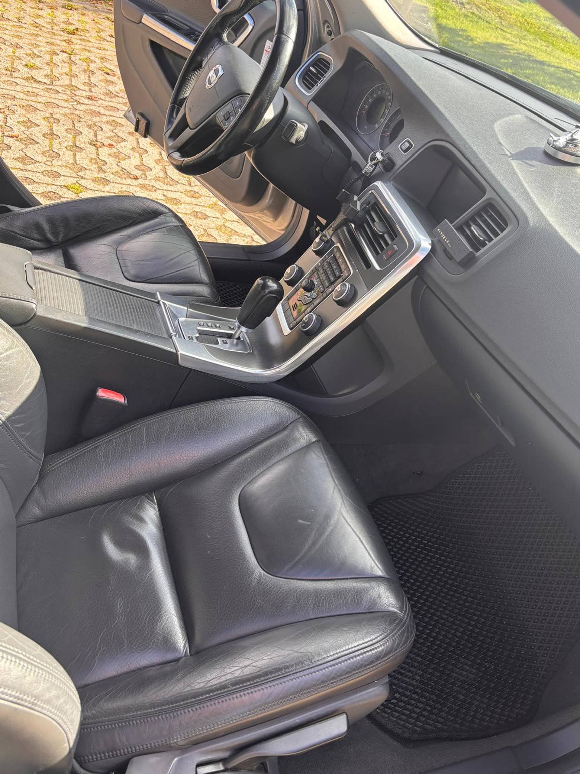 Volvo S60 thumbnail 7