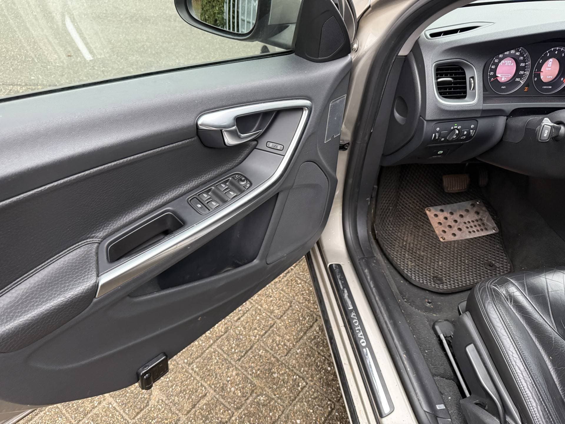 Volvo S60 thumbnail 10