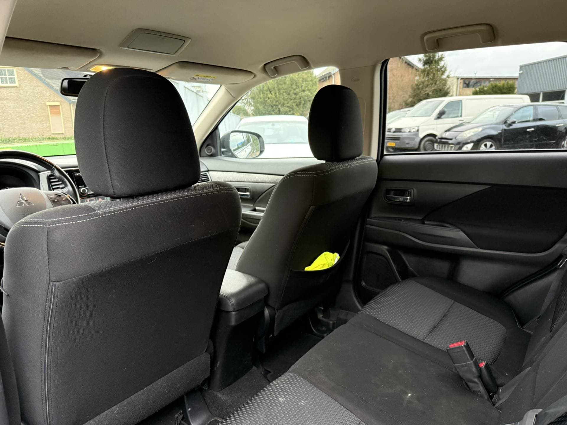 Mitsubishi Outlander thumbnail 18