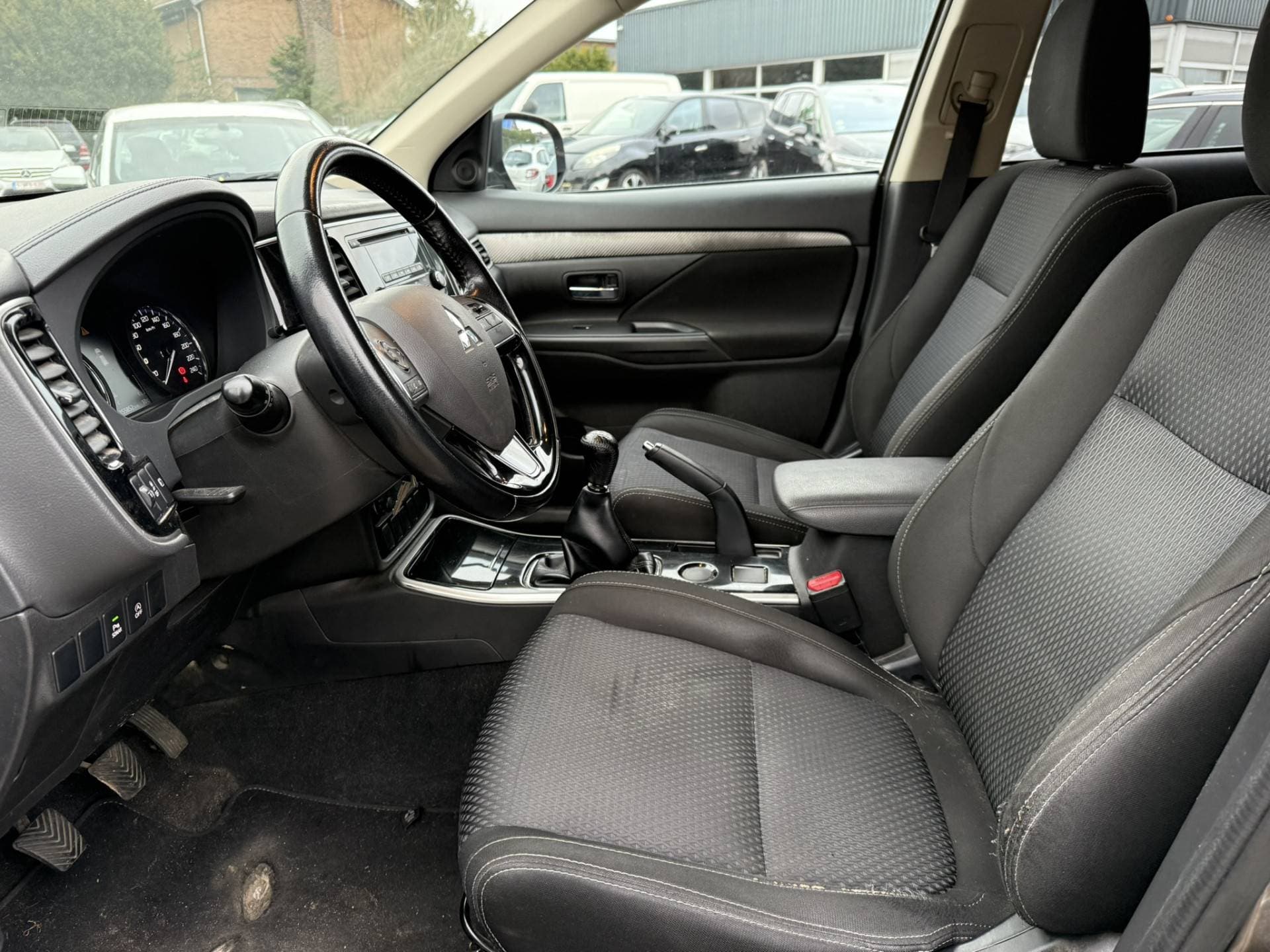 Mitsubishi Outlander thumbnail 19