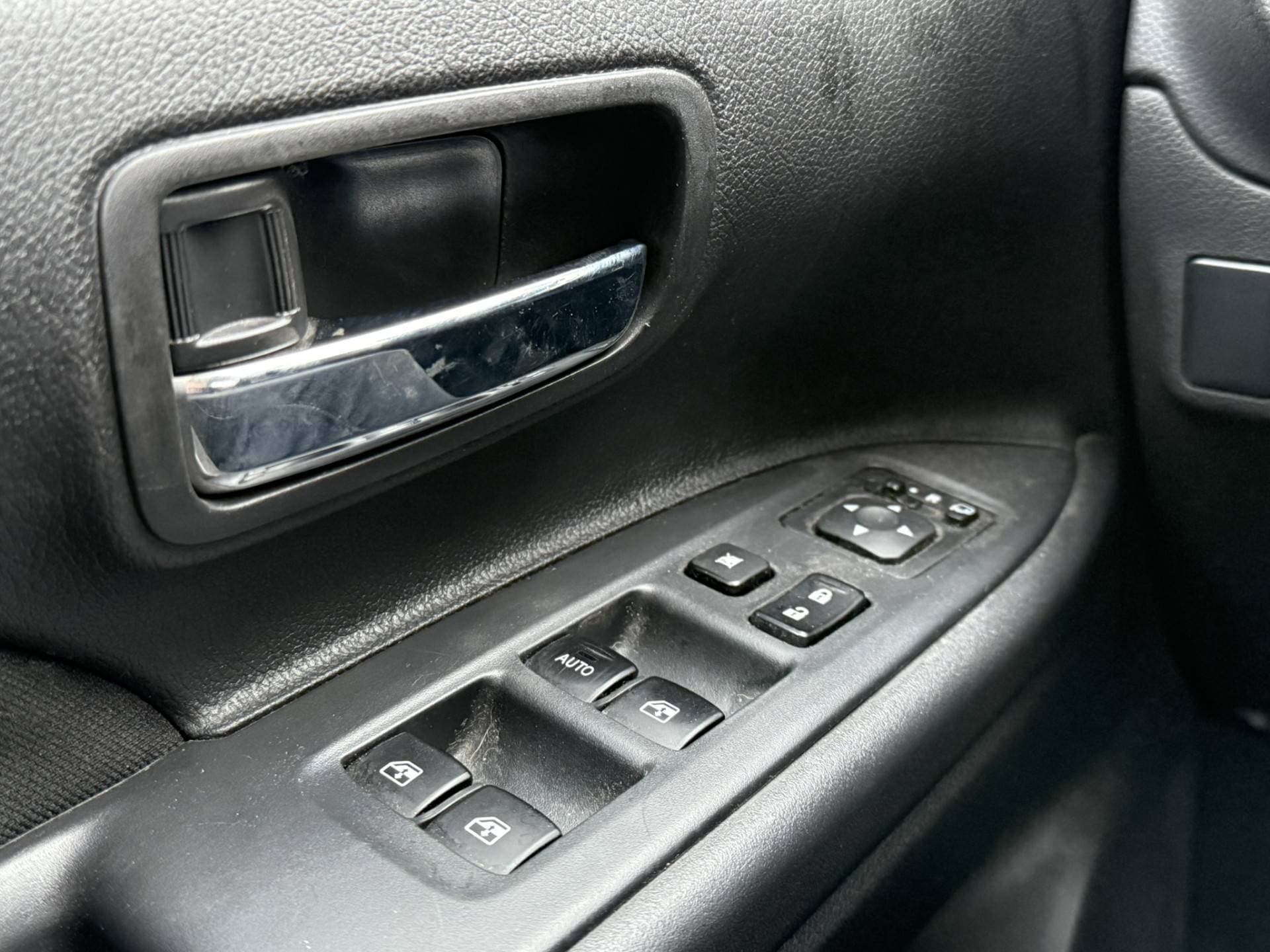 Mitsubishi Outlander thumbnail 21