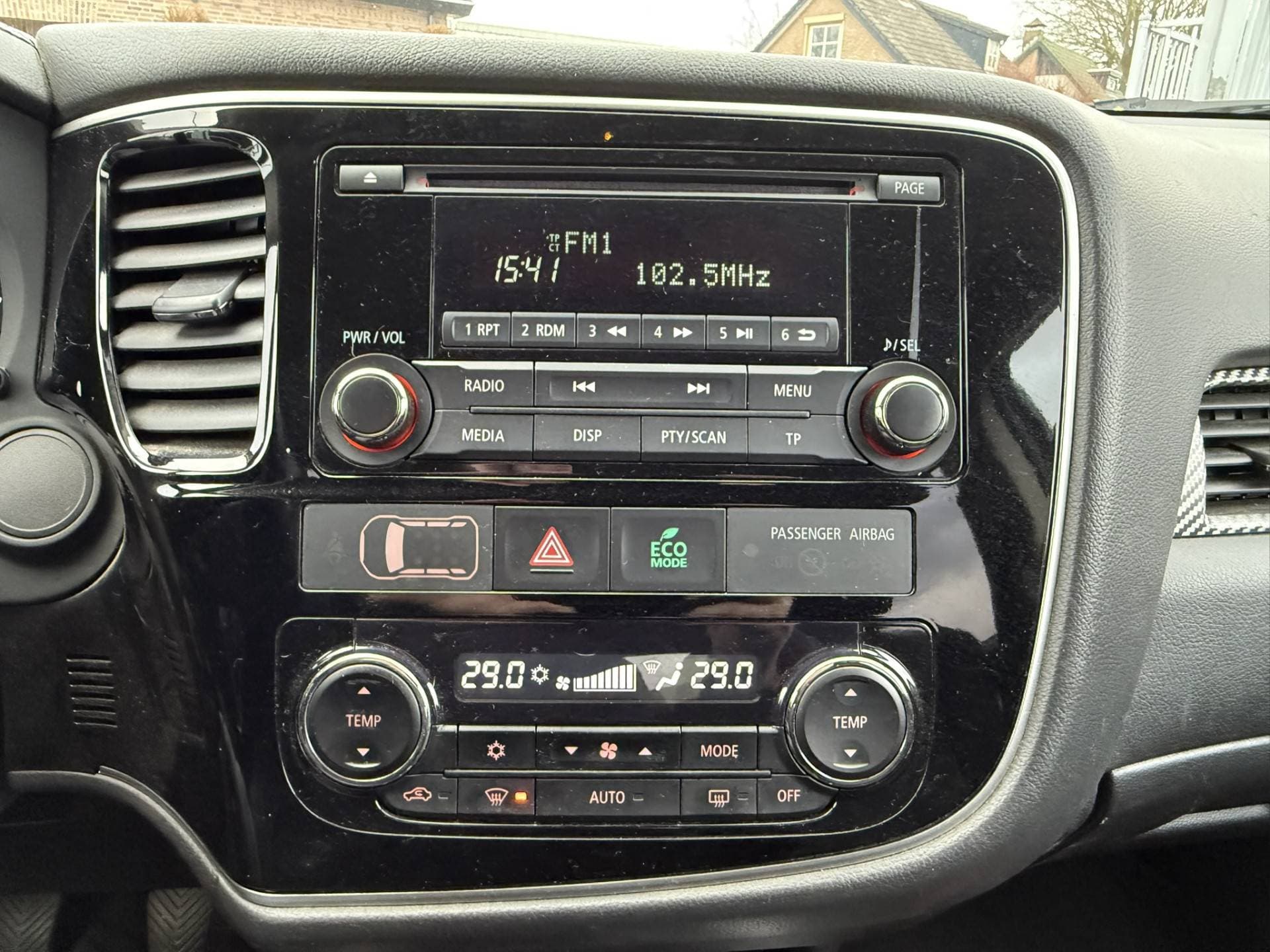 Mitsubishi Outlander thumbnail 24