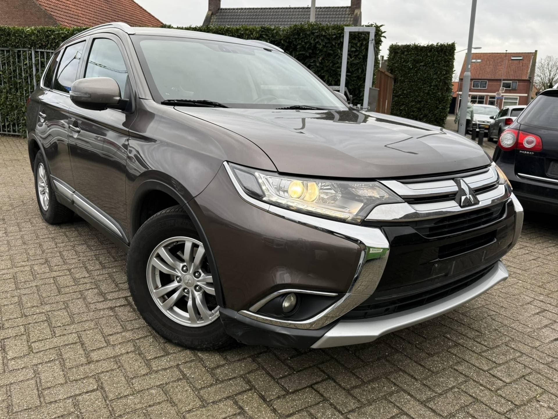 Mitsubishi Outlander thumbnail 8