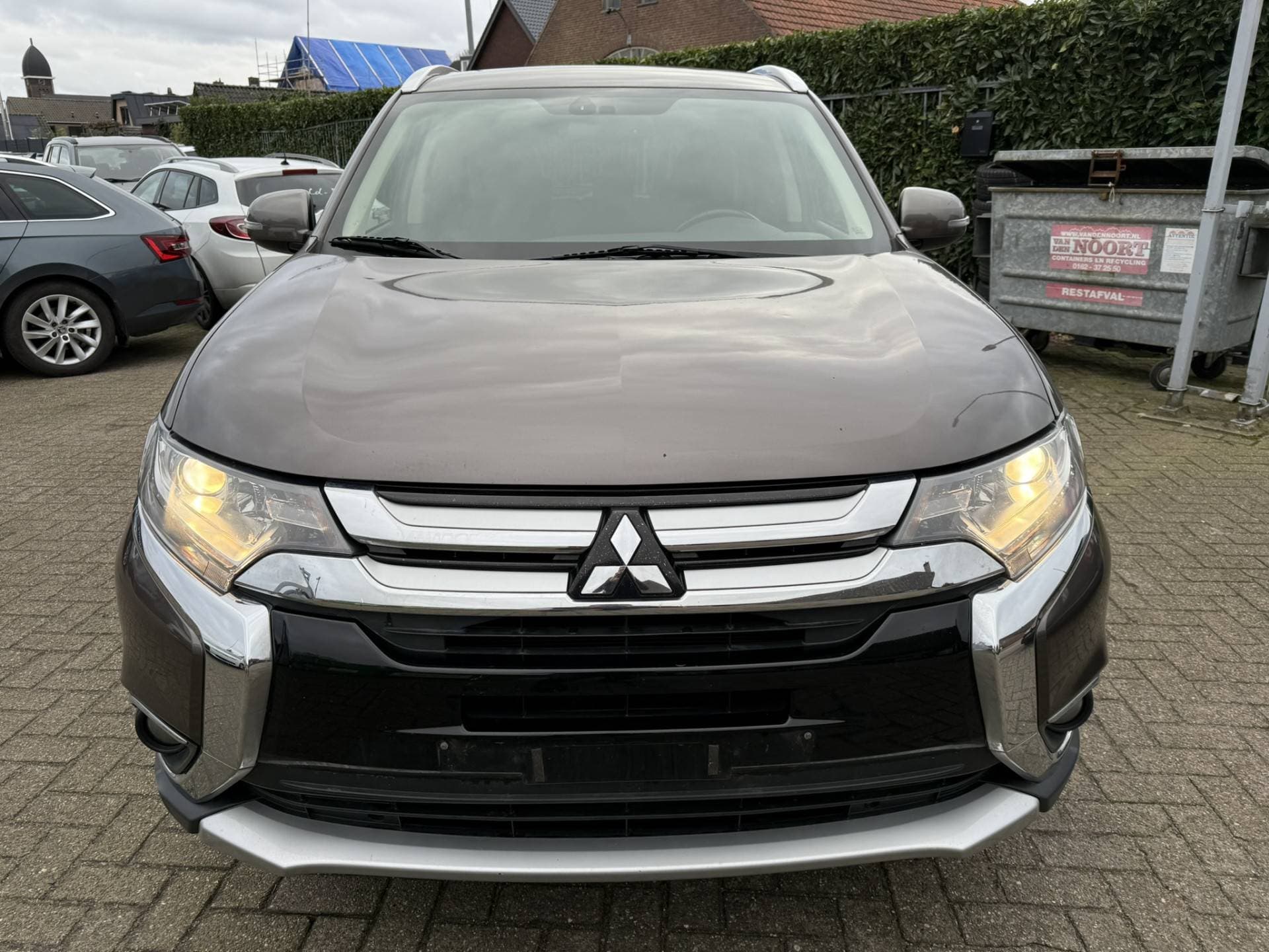 Mitsubishi Outlander thumbnail 9