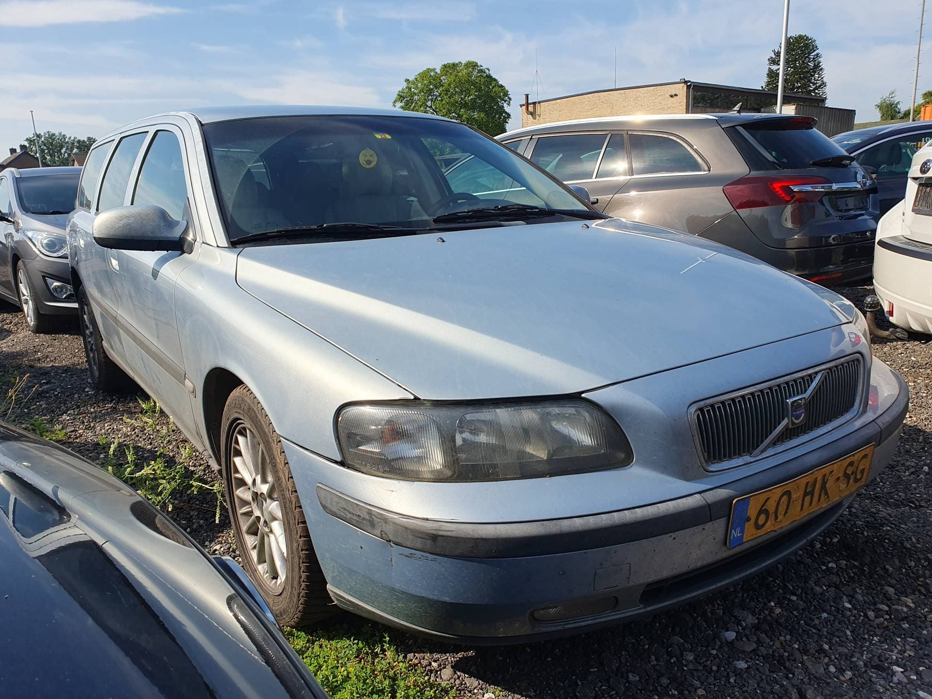 Volvo V70 thumbnail 3