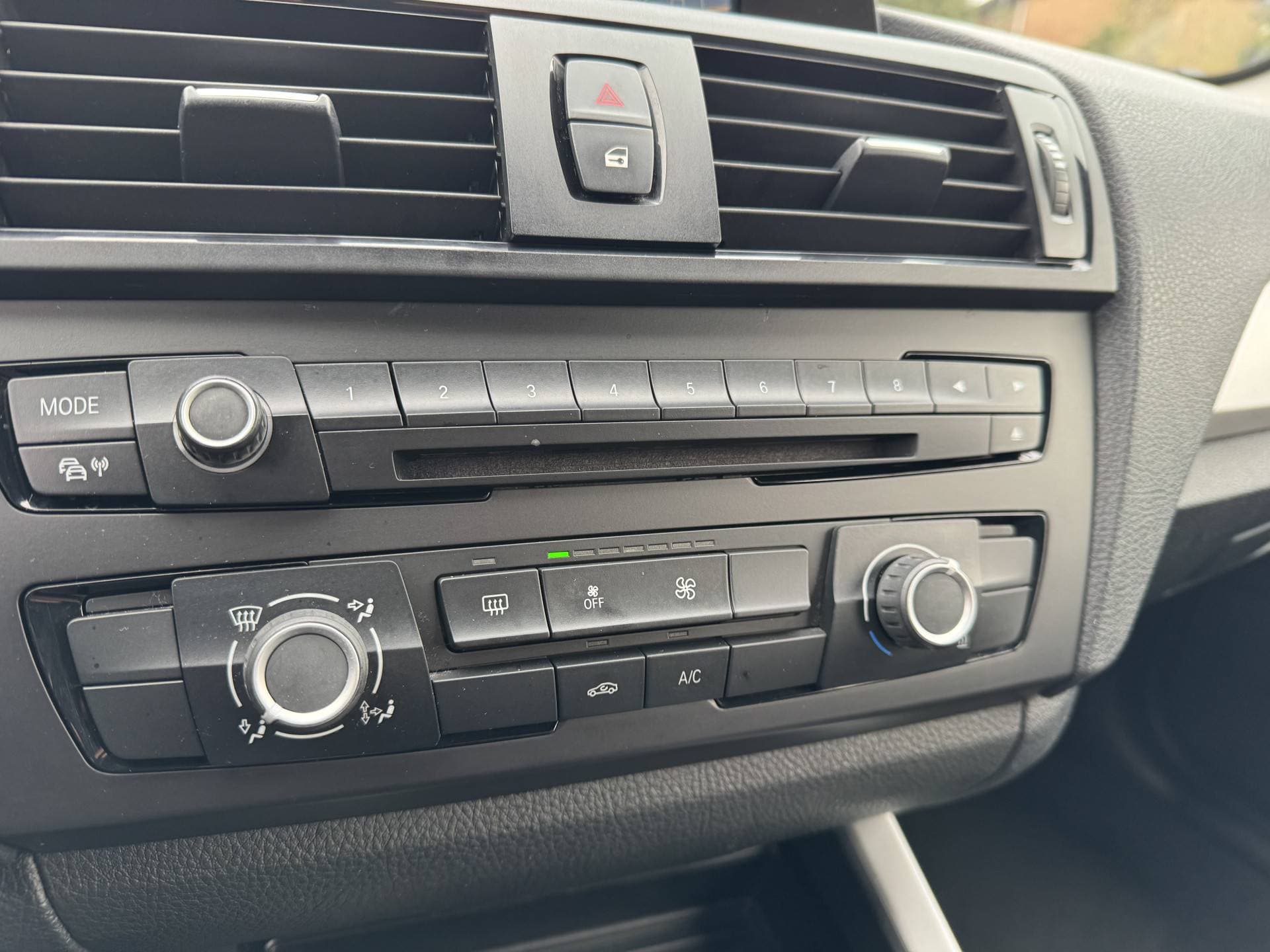 BMW 1 Serie 114i Upgrade Edition thumbnail 12