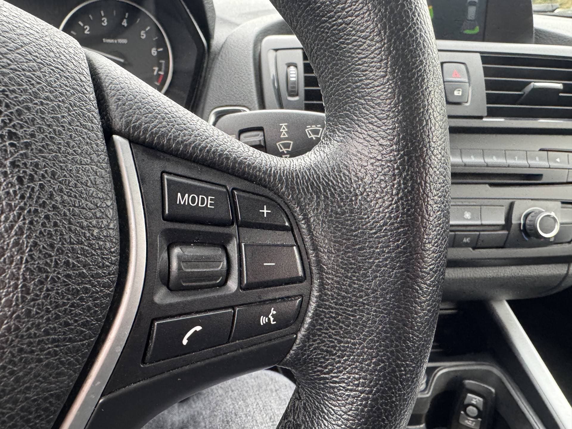 BMW 1 Serie 114i Upgrade Edition thumbnail 16