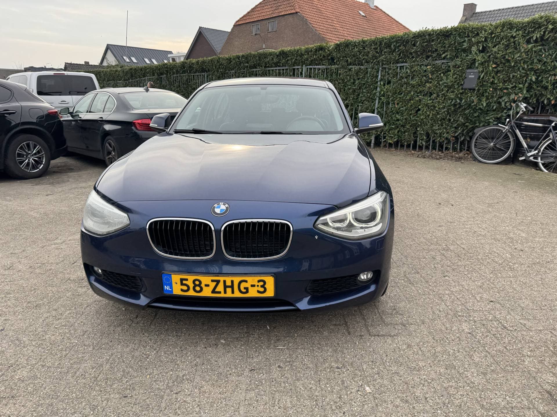 BMW 1 Serie 114i Upgrade Edition thumbnail 4