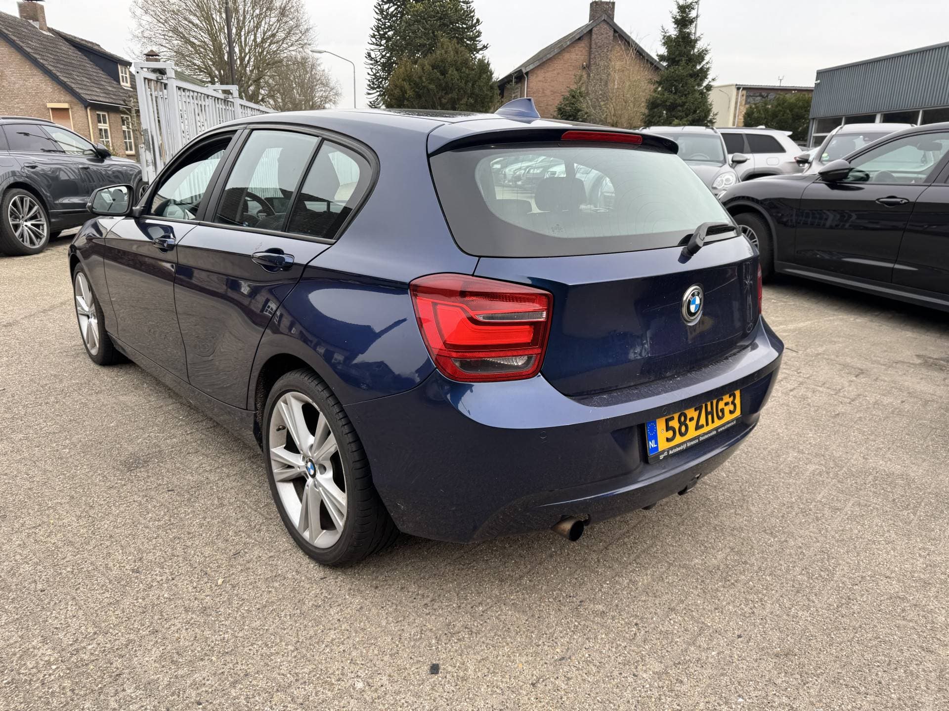 BMW 1 Serie 114i Upgrade Edition thumbnail 6