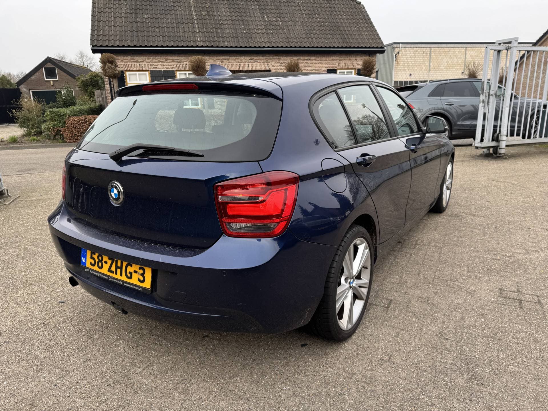 BMW 1 Serie 114i Upgrade Edition thumbnail 8