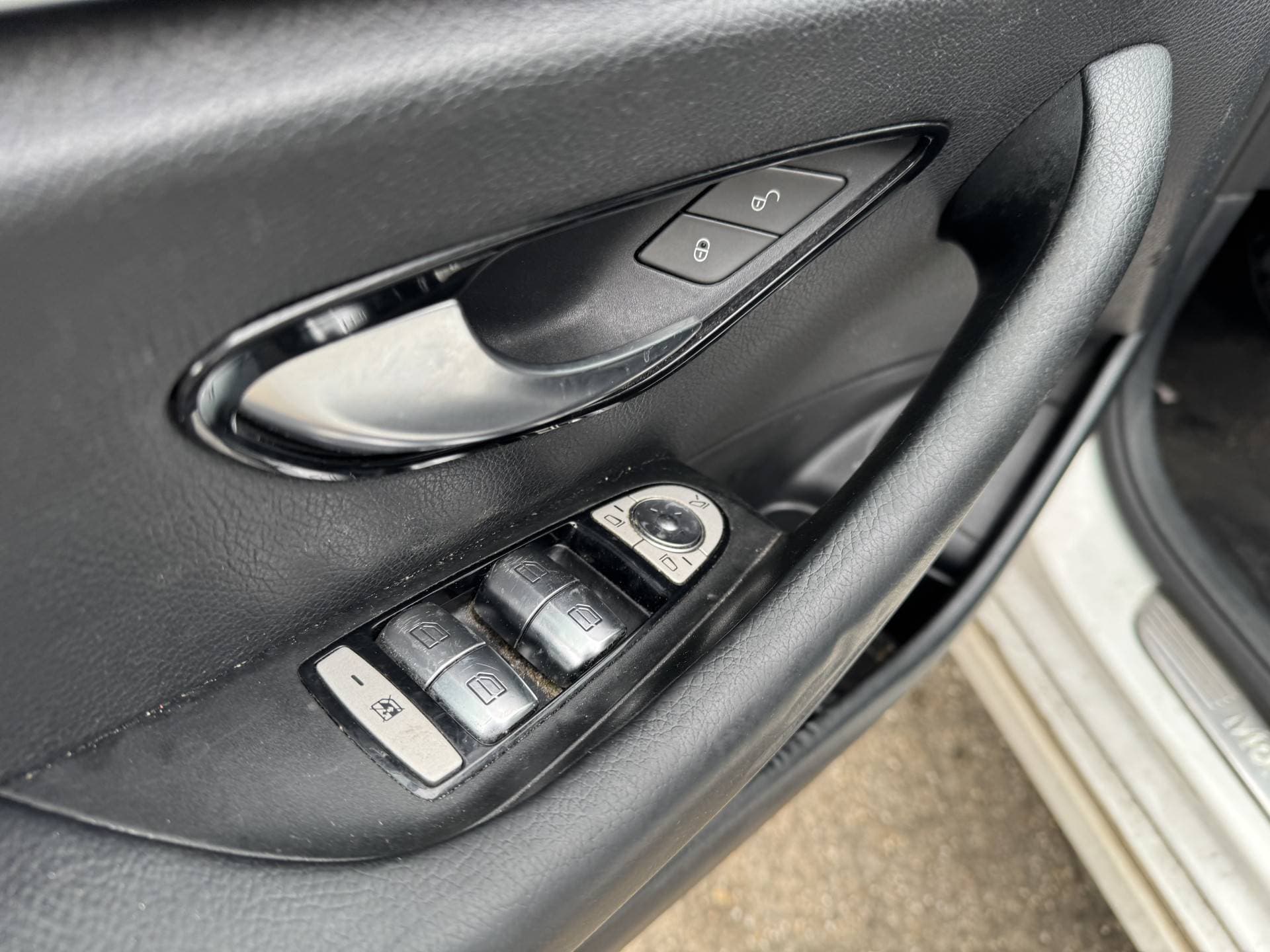 Mercedes-Benz E-Klasse thumbnail 15