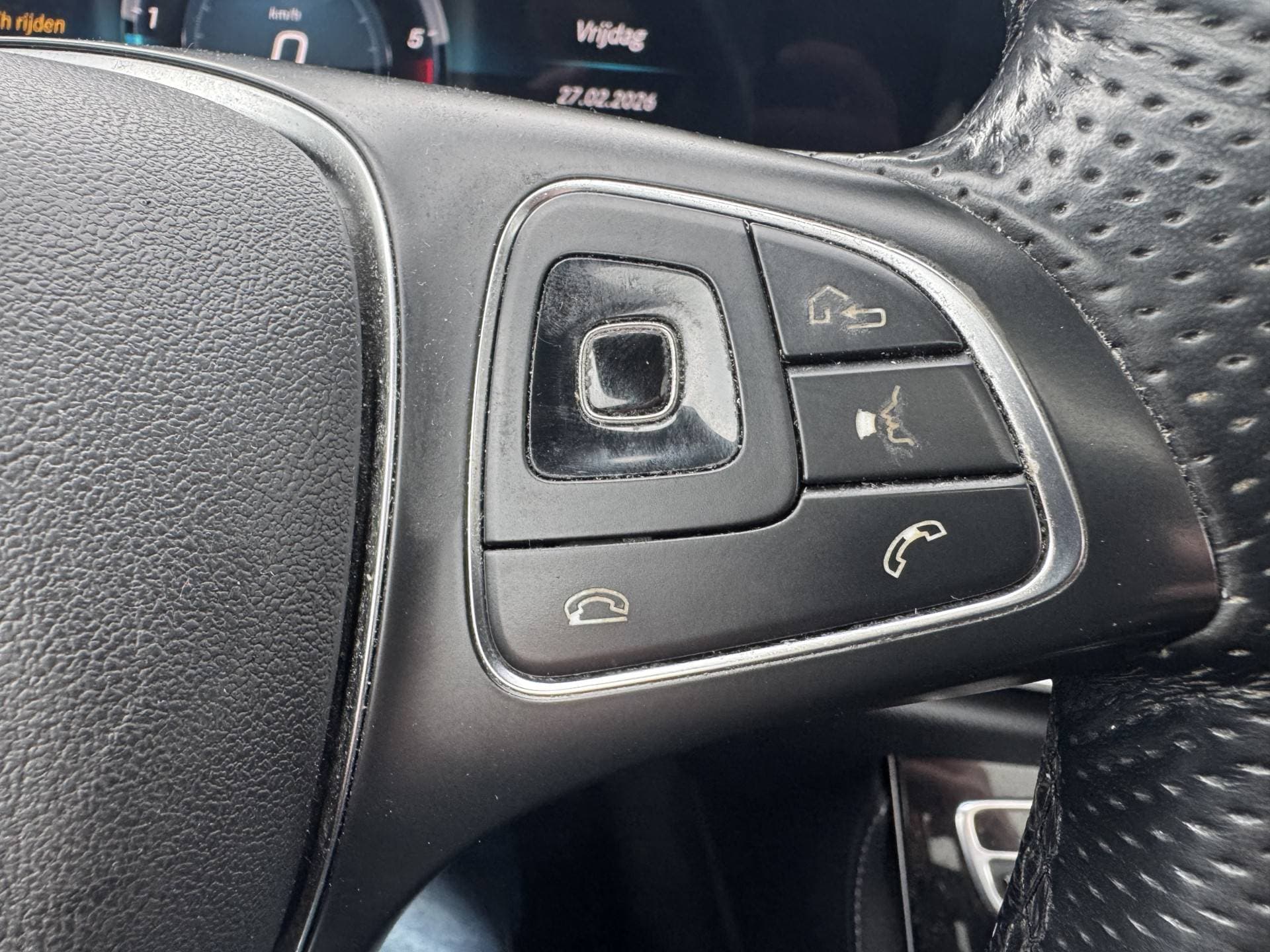 Mercedes-Benz E-Klasse thumbnail 16