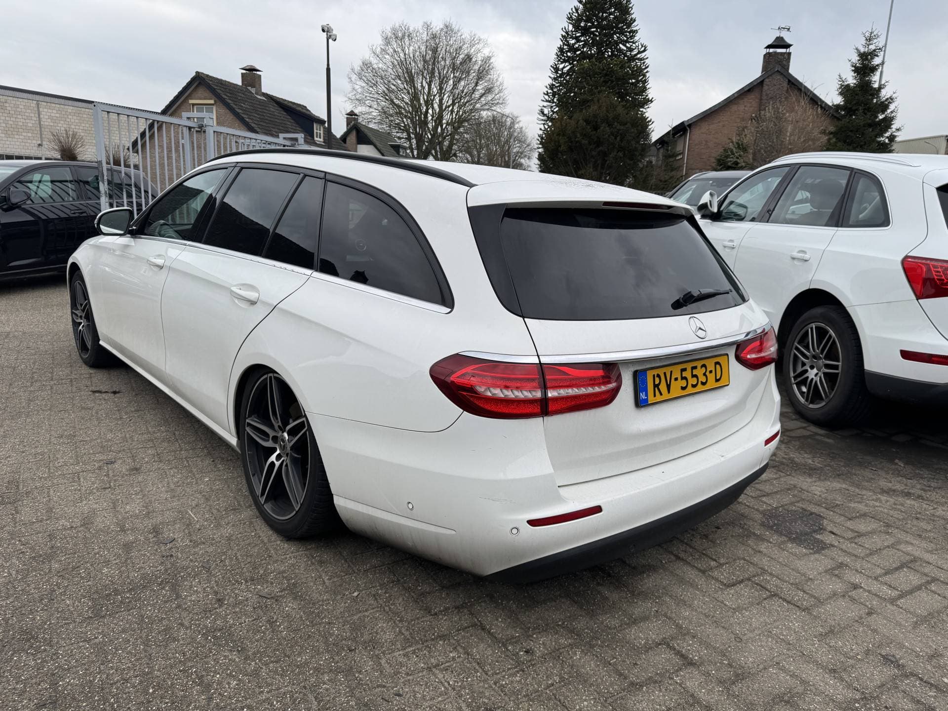 Mercedes-Benz E-Klasse thumbnail 5