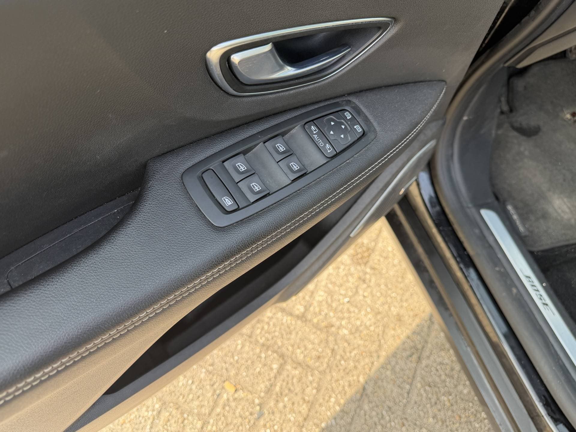 Renault Scénic 1.7 Blue dCi Initale Paris Automaat thumbnail 13