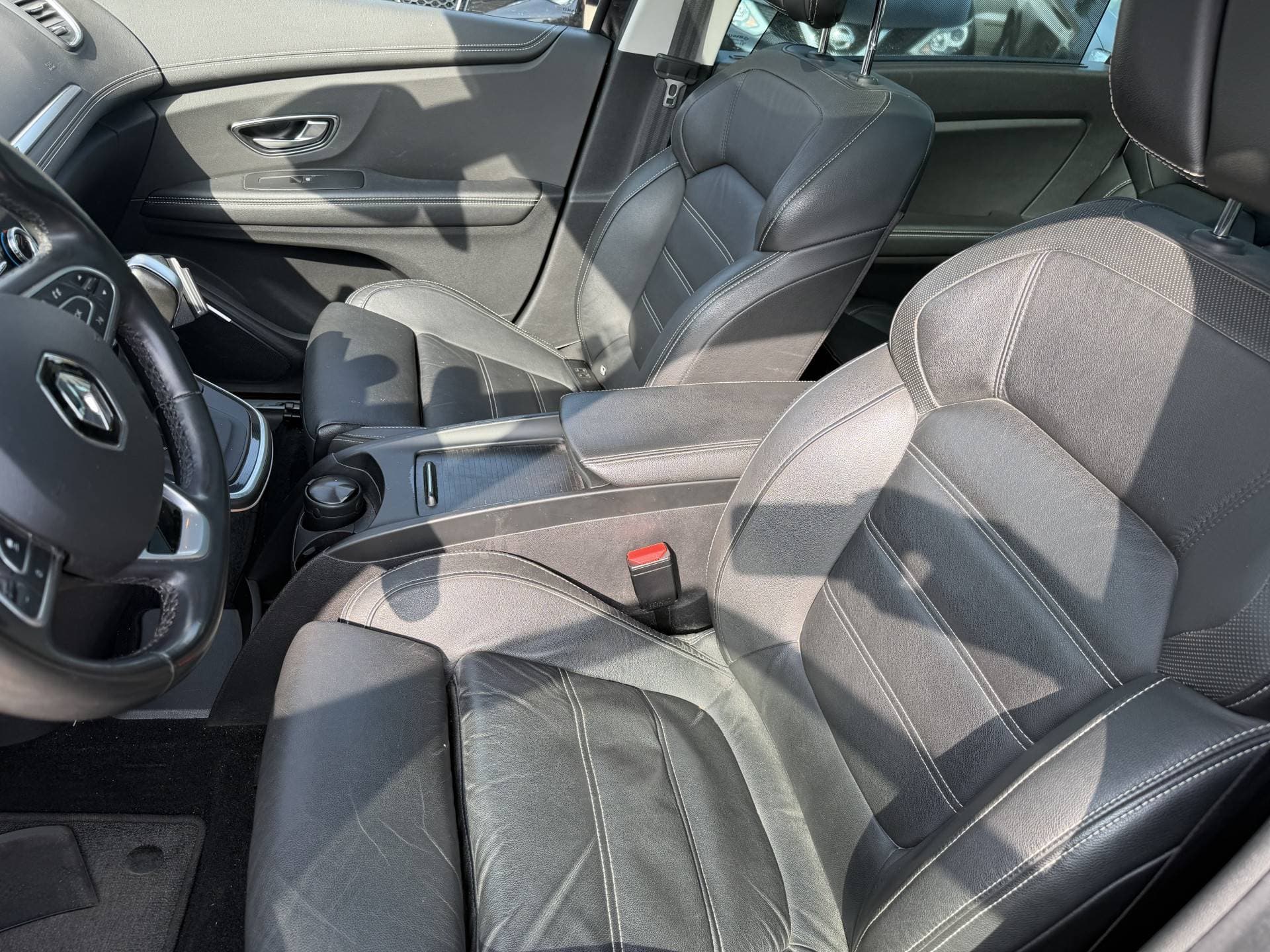 Renault Scénic 1.7 Blue dCi Initale Paris Automaat thumbnail 14