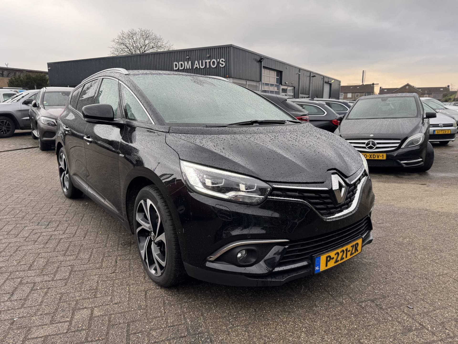 Renault Scénic 1.7 Blue dCi Initale Paris Automaat thumbnail 4