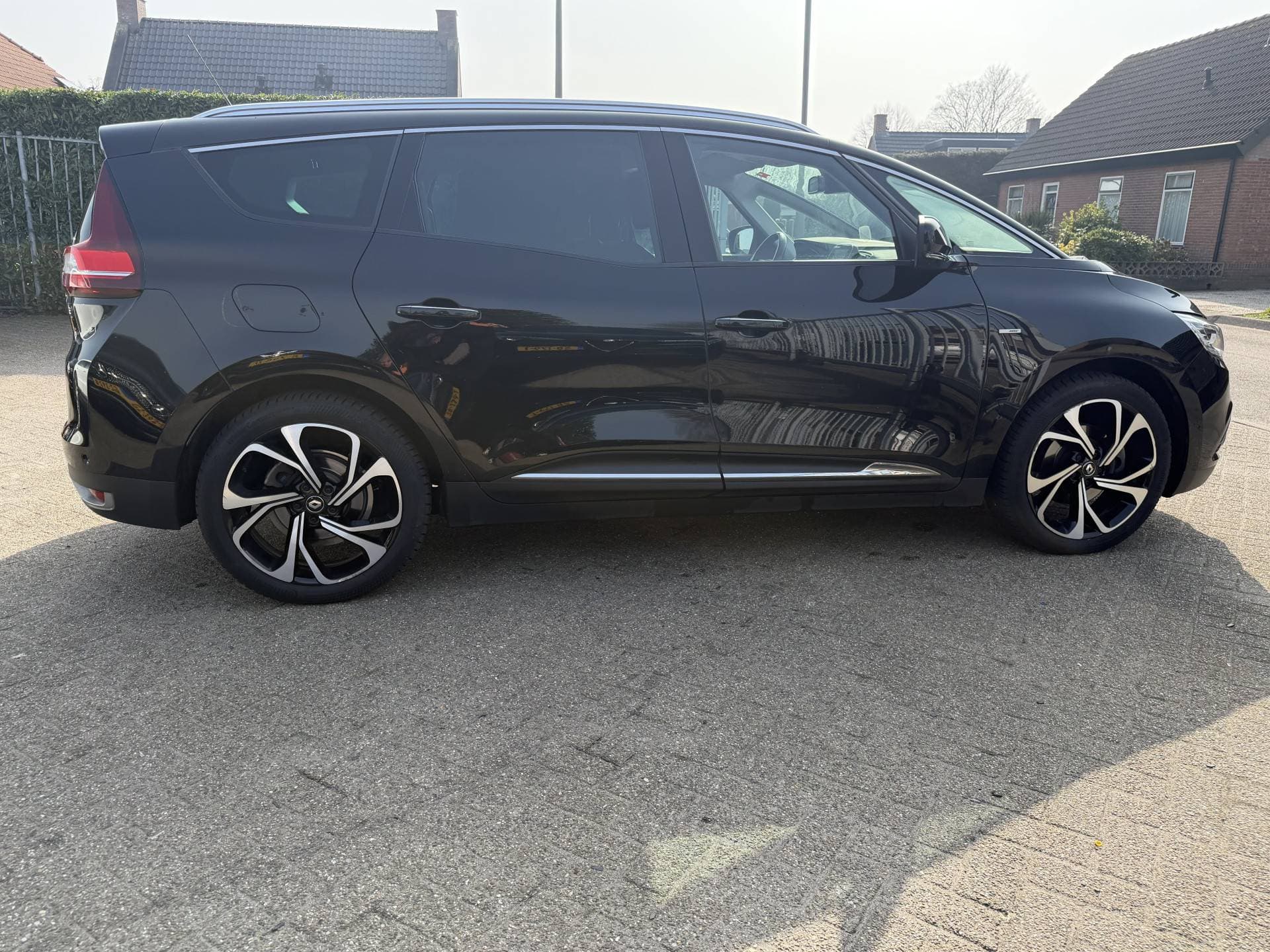 Renault Scénic 1.7 Blue dCi Initale Paris Automaat thumbnail 5