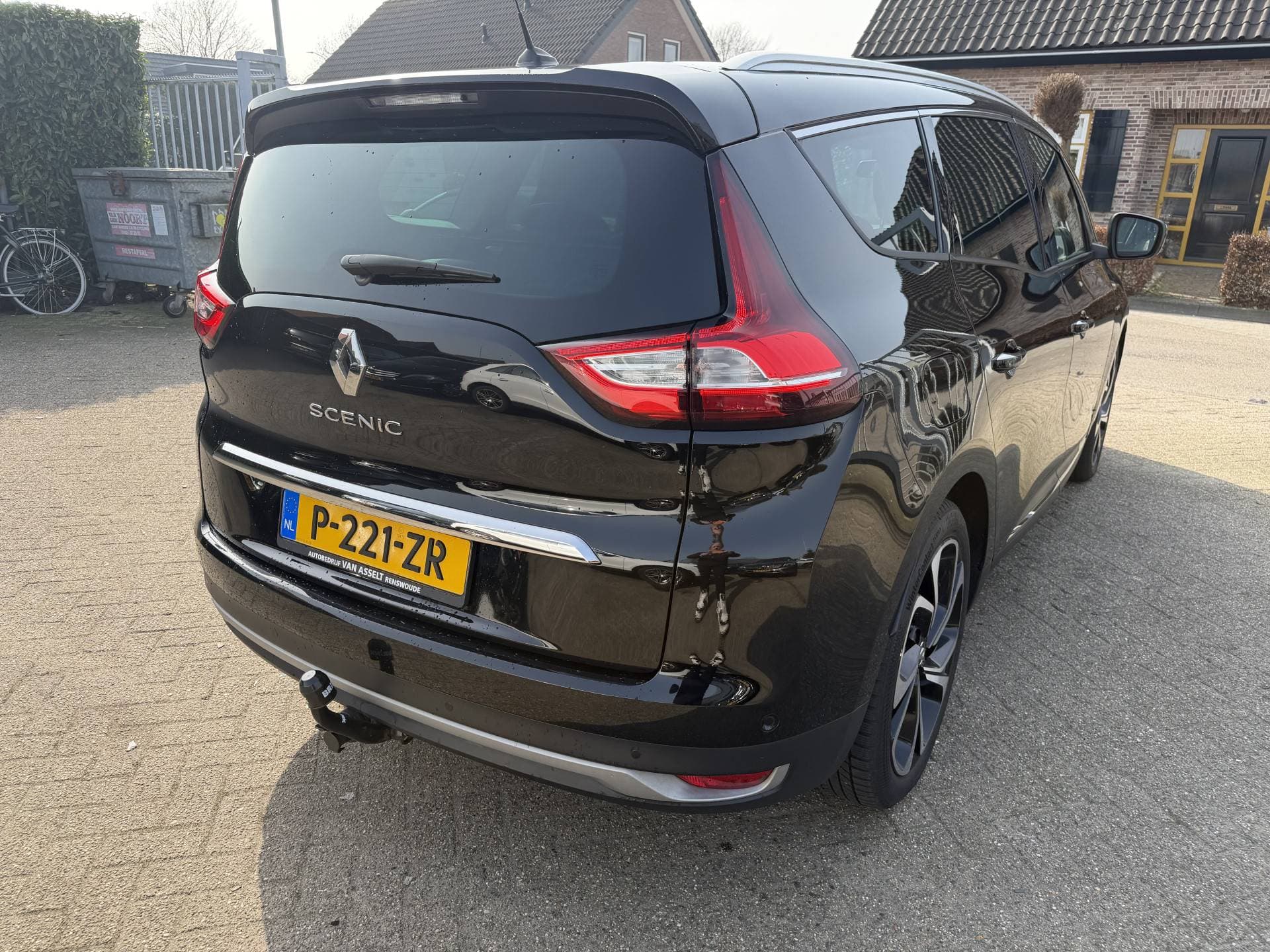 Renault Scénic 1.7 Blue dCi Initale Paris Automaat thumbnail 6