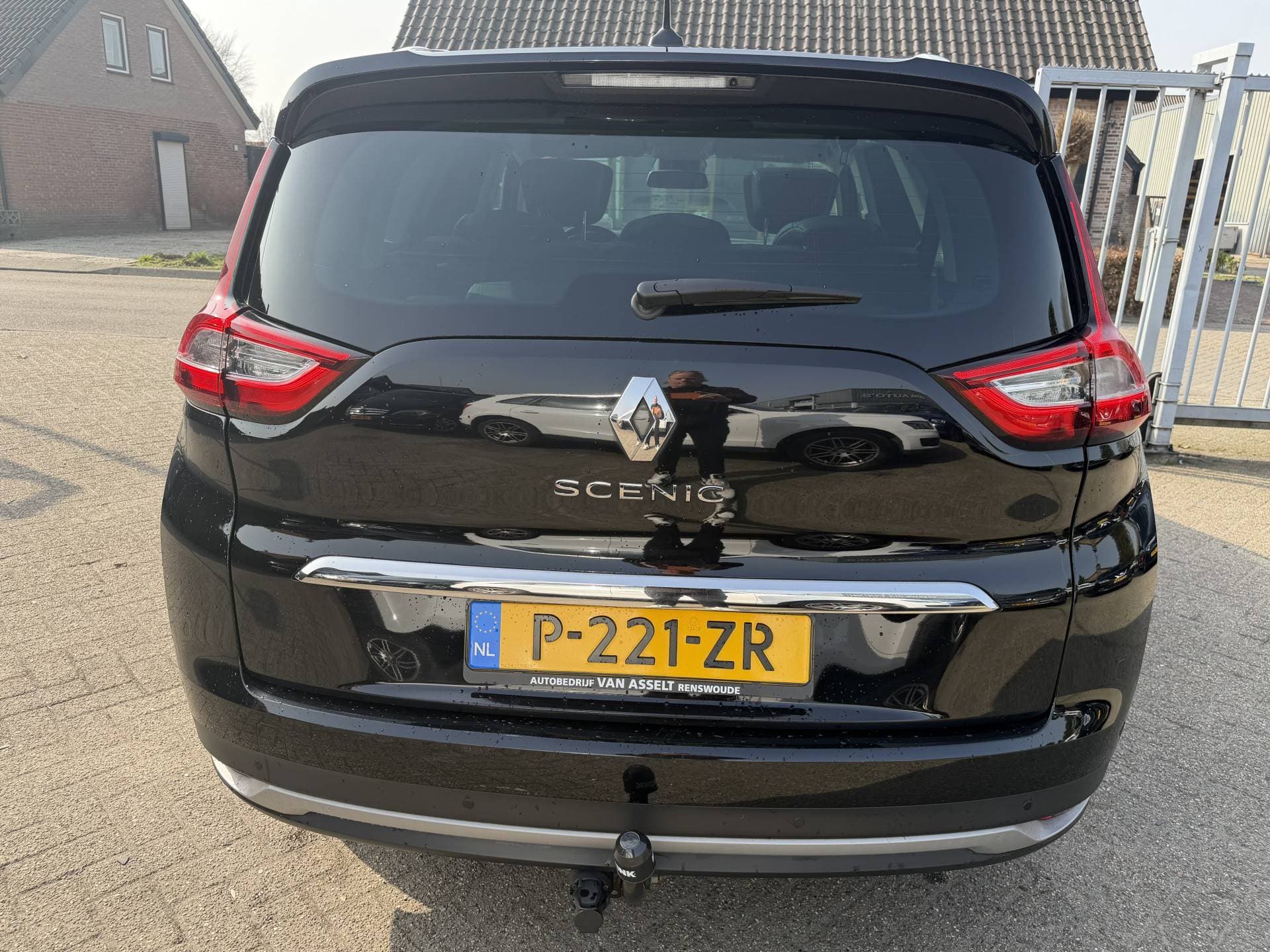 Renault Scénic 1.7 Blue dCi Initale Paris Automaat thumbnail 8