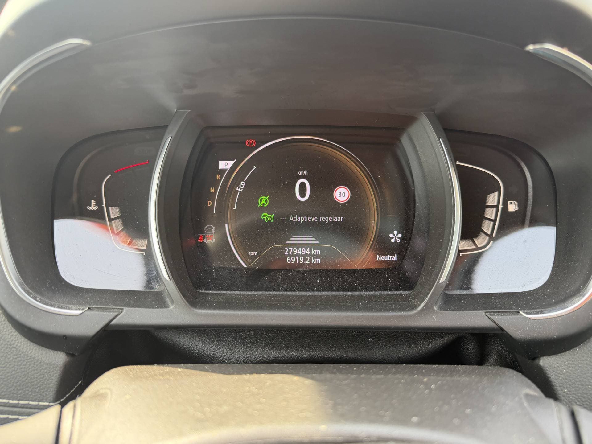 Renault Scénic 1.7 Blue dCi Initale Paris Automaat thumbnail 10