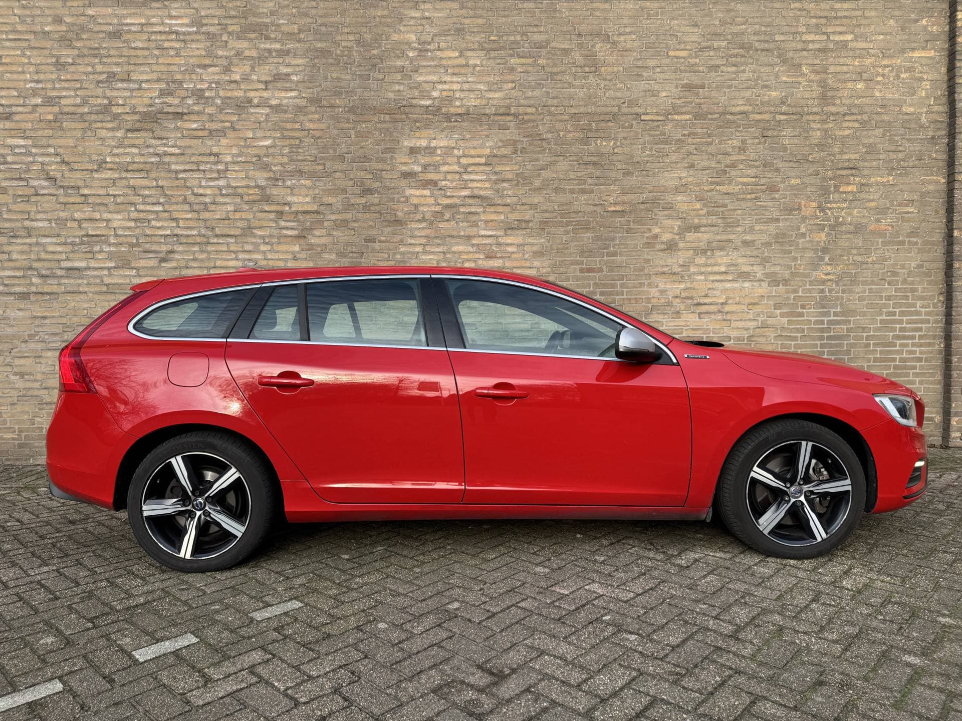 Volvo V60 thumbnail 5