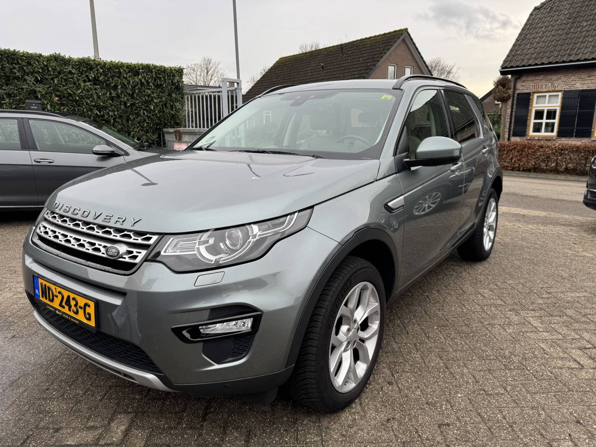 Land Rover Discovery Sport 2.0 TD4 HSE Luxury Automaat thumbnail 2