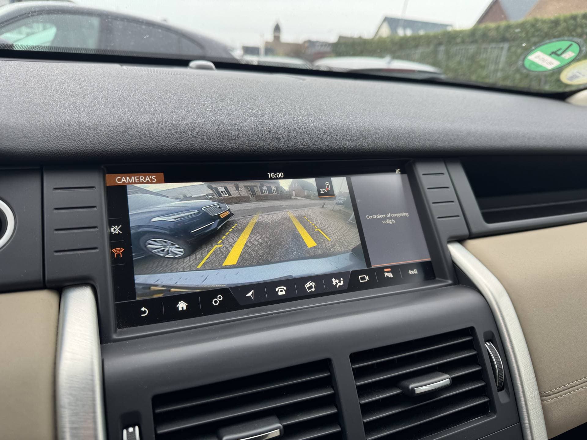 Land Rover Discovery Sport 2.0 TD4 HSE Luxury Automaat thumbnail 13