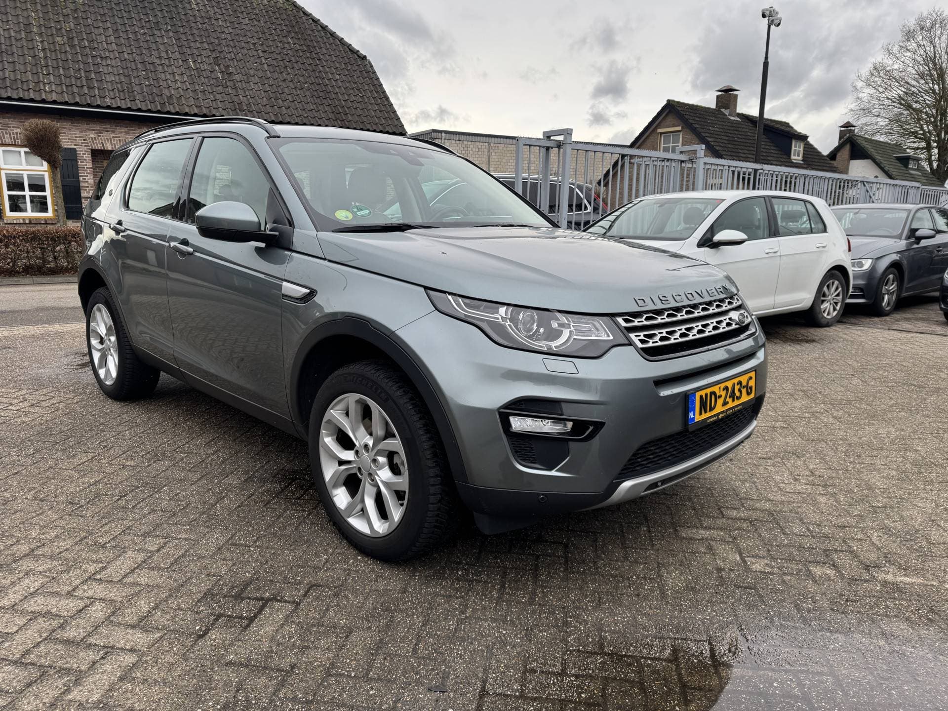 Land Rover Discovery Sport 2.0 TD4 HSE Luxury Automaat thumbnail 3