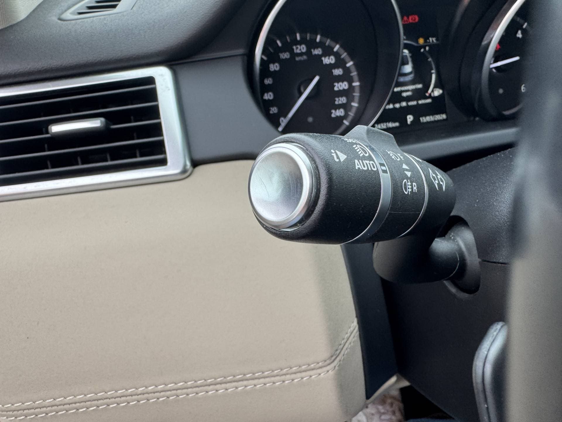 Land Rover Discovery Sport 2.0 TD4 HSE Luxury Automaat thumbnail 8