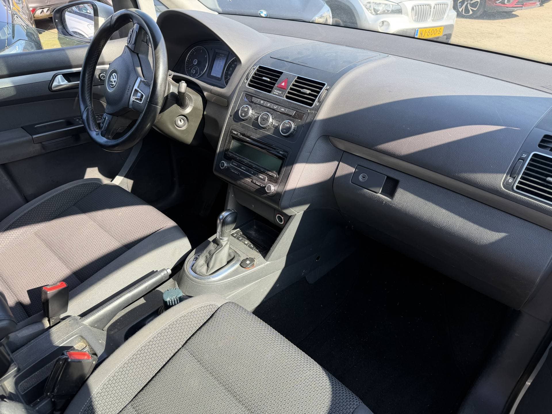 Volkswagen Touran 2.0 TDI Comfortline BlueMotion Automaat thumbnail 11