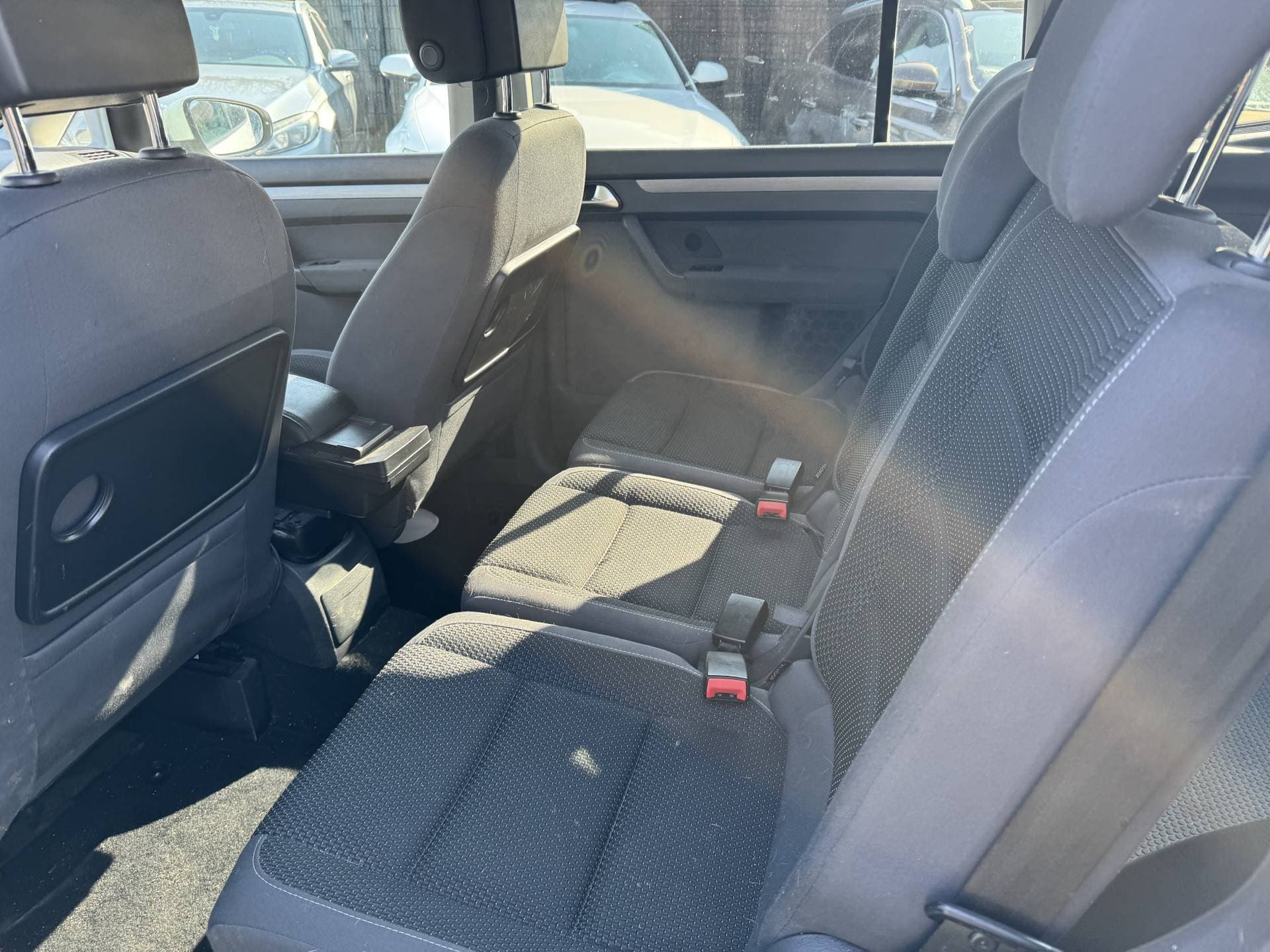 Volkswagen Touran 2.0 TDI Comfortline BlueMotion Automaat thumbnail 13