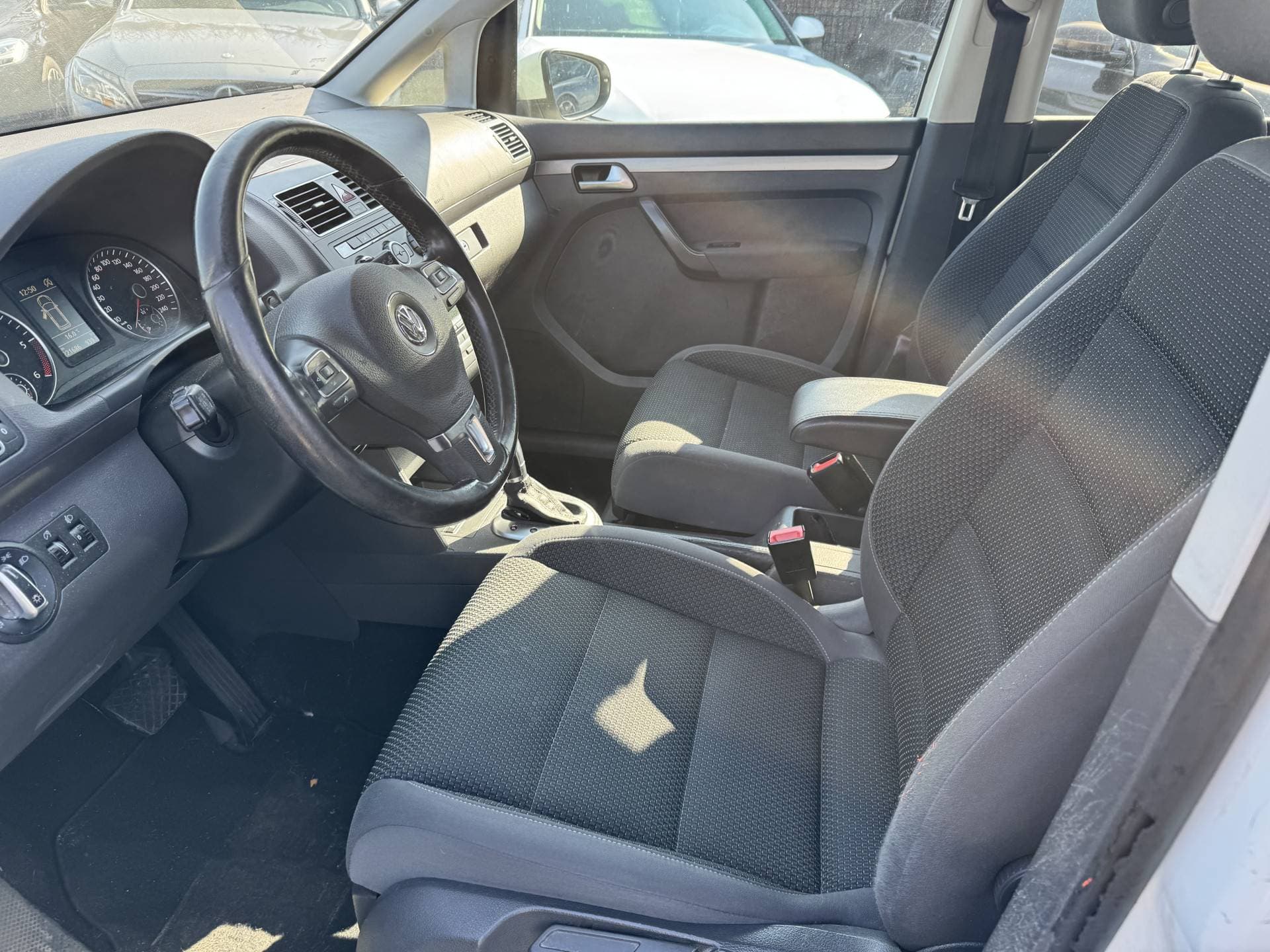 Volkswagen Touran 2.0 TDI Comfortline BlueMotion Automaat thumbnail 15