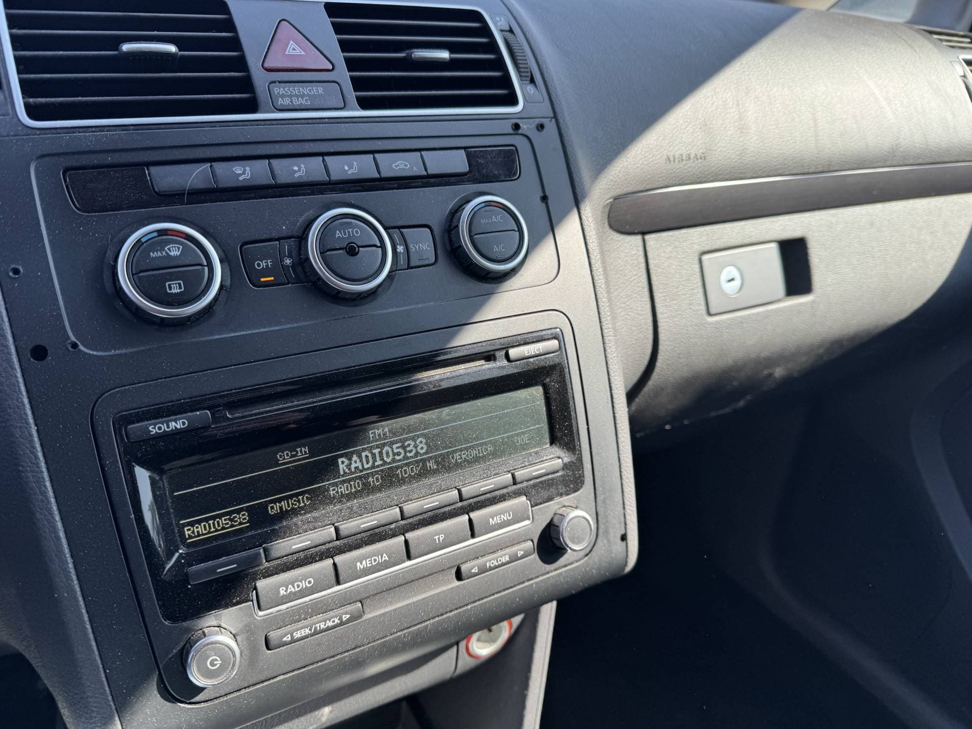 Volkswagen Touran 2.0 TDI Comfortline BlueMotion Automaat thumbnail 19