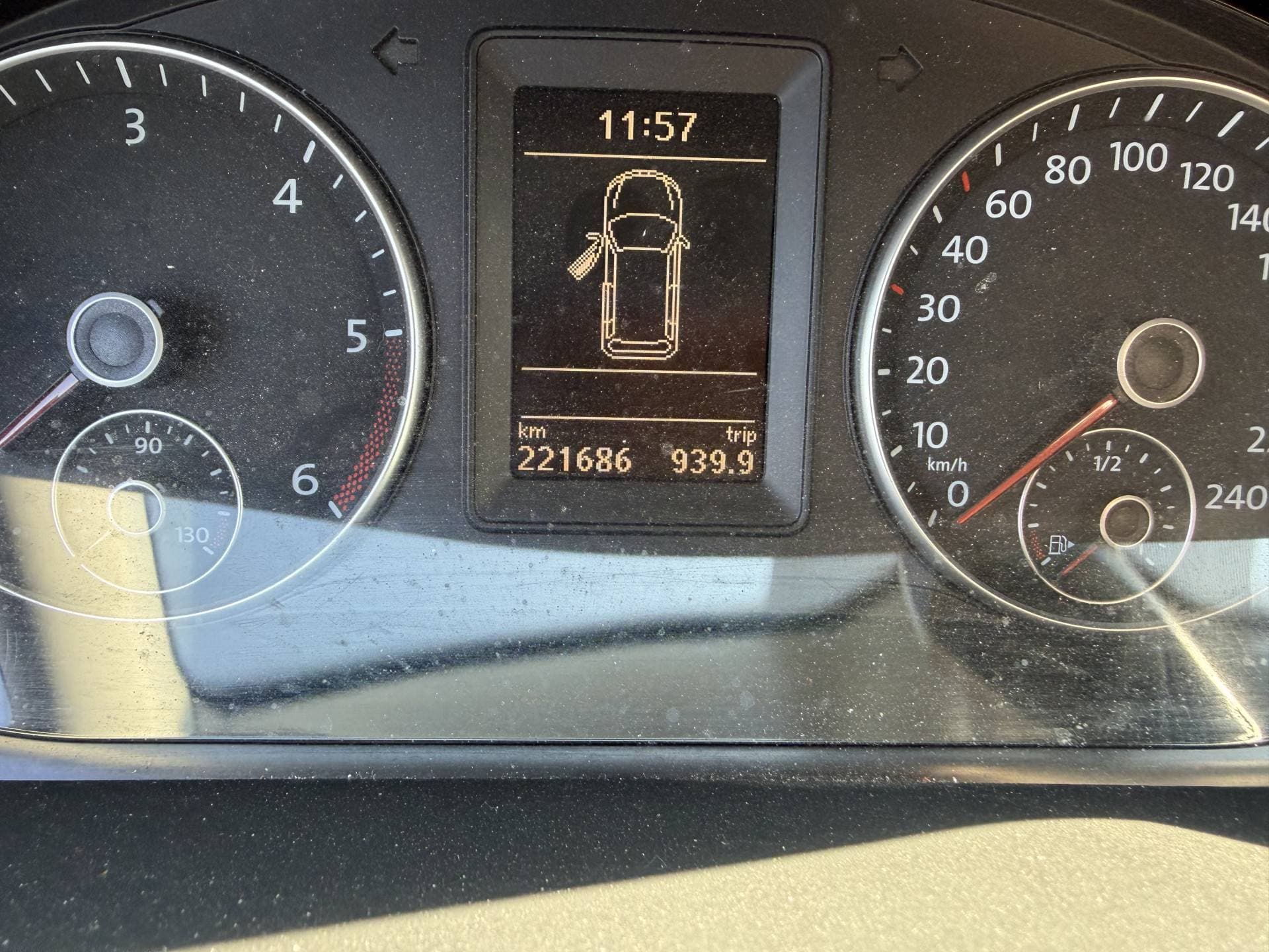 Volkswagen Touran 2.0 TDI Comfortline BlueMotion Automaat thumbnail 9