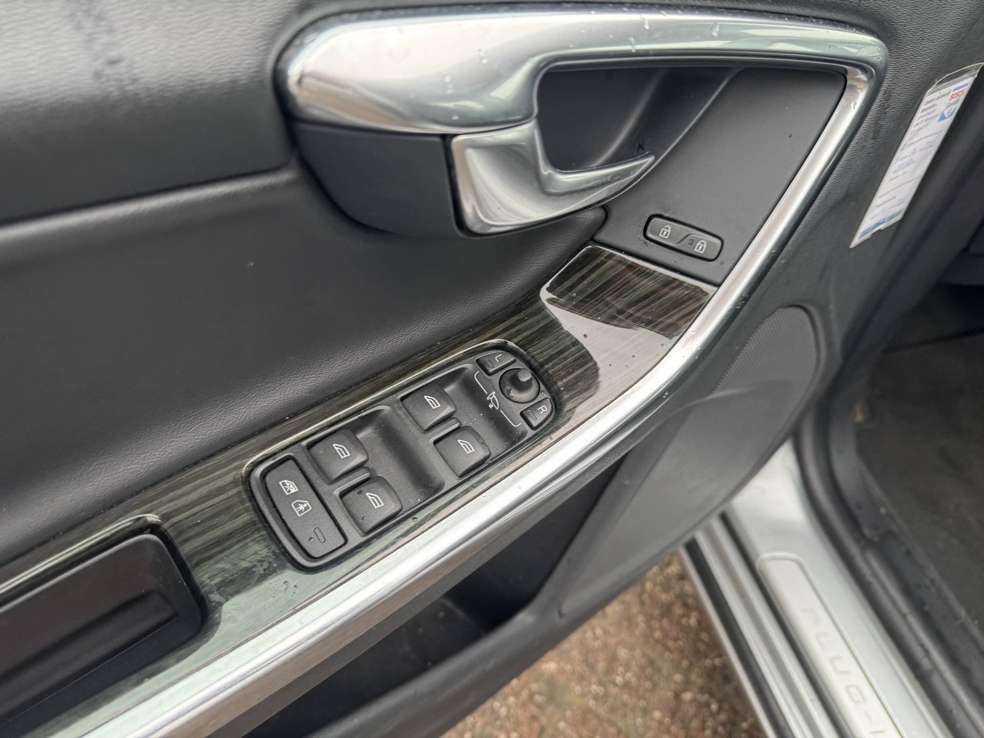 Volvo V60 2.4 D6 AWD Plug-In Hybrid Pure Limited thumbnail 22