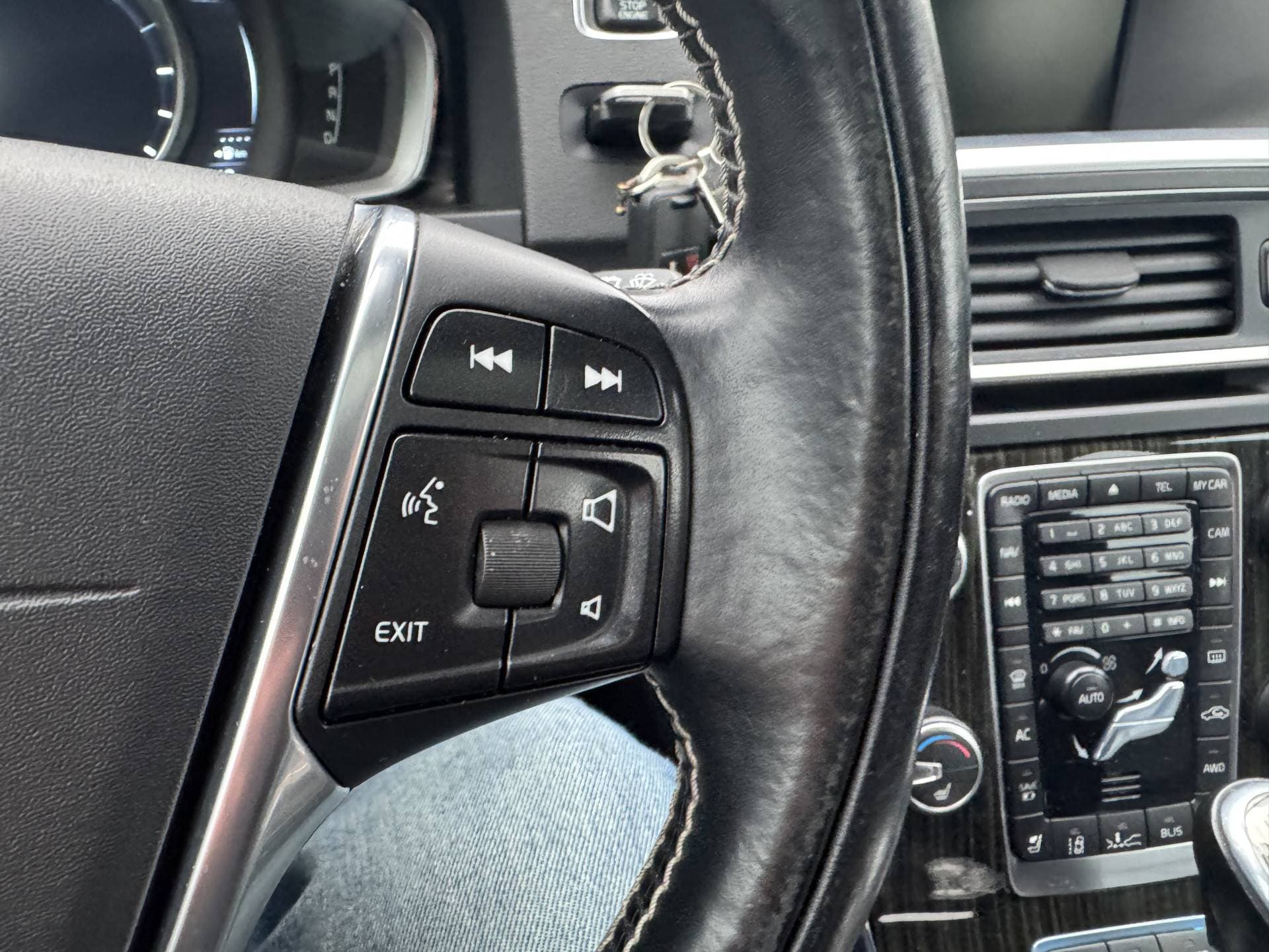 Volvo V60 2.4 D6 AWD Plug-In Hybrid Pure Limited thumbnail 25